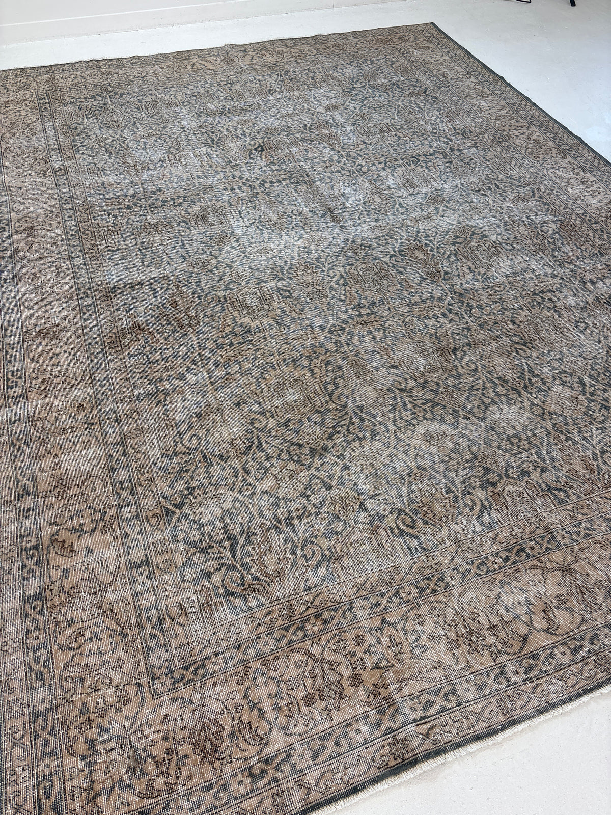 8'9 x 11'9 | L-3803 – Curio Rugs