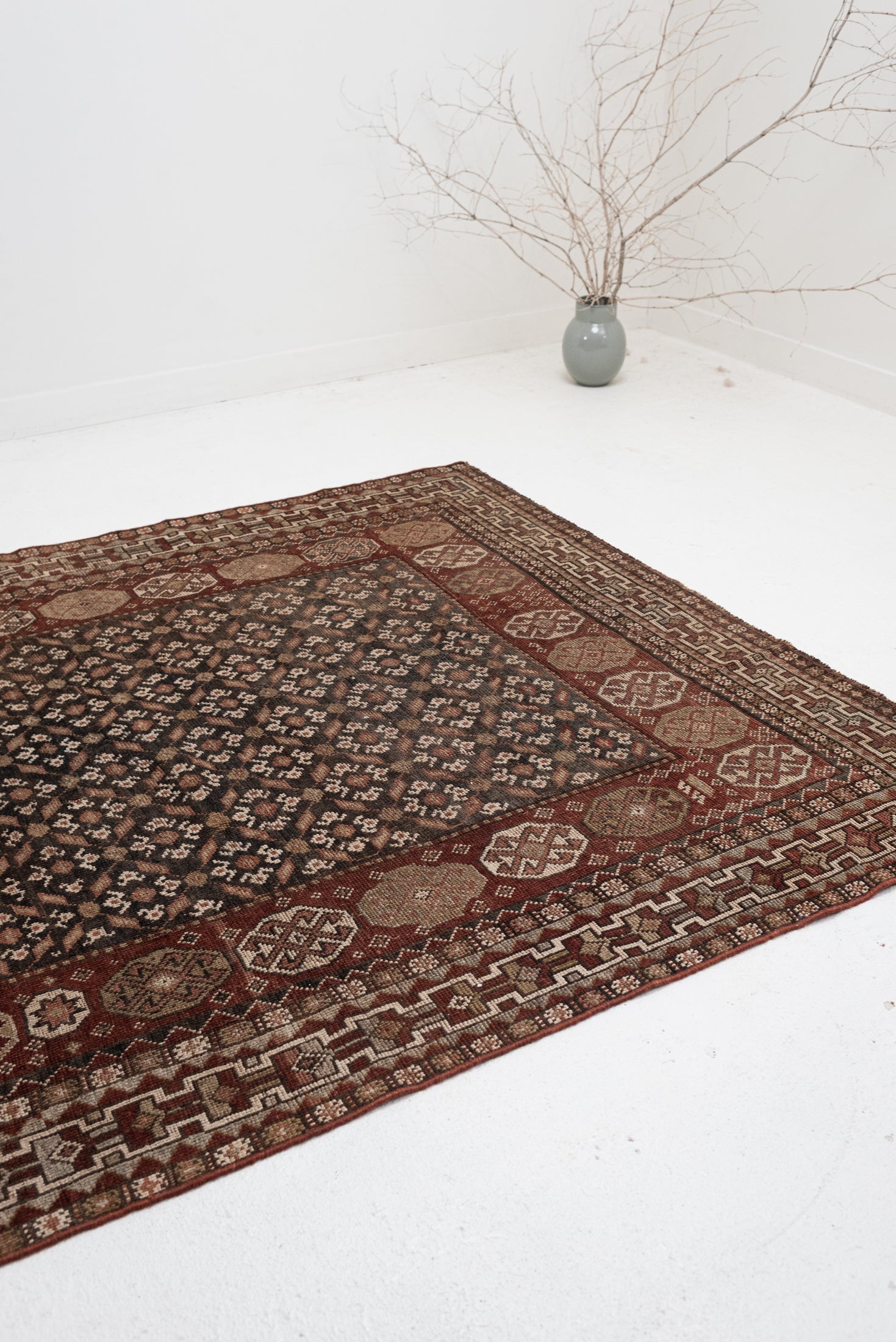 5&#39;0 x 6&#39;5 | Medium Vintage Shiraz | CE-W-3450