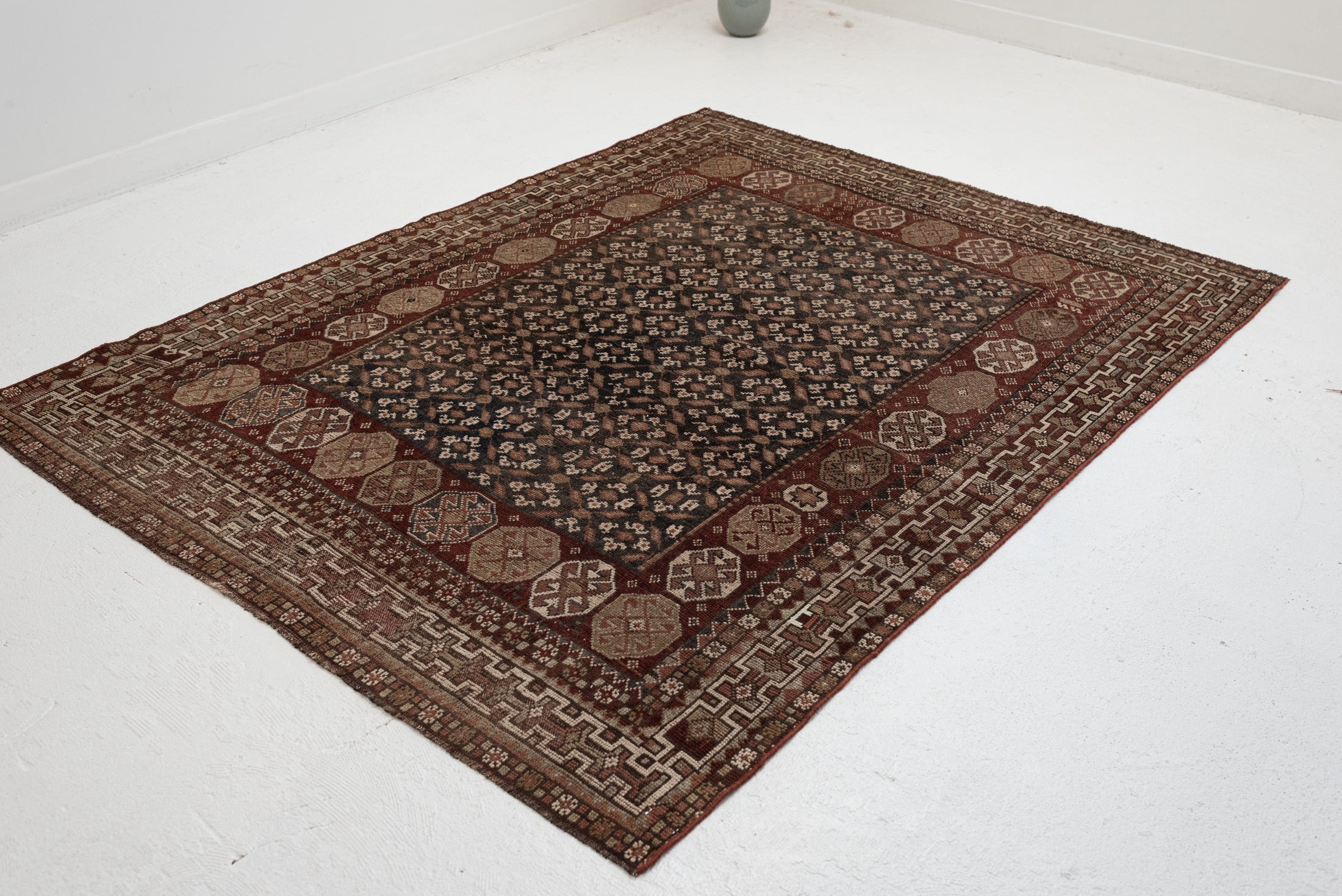 5&#39;0 x 6&#39;5 | Medium Vintage Shiraz | CE-W-3450