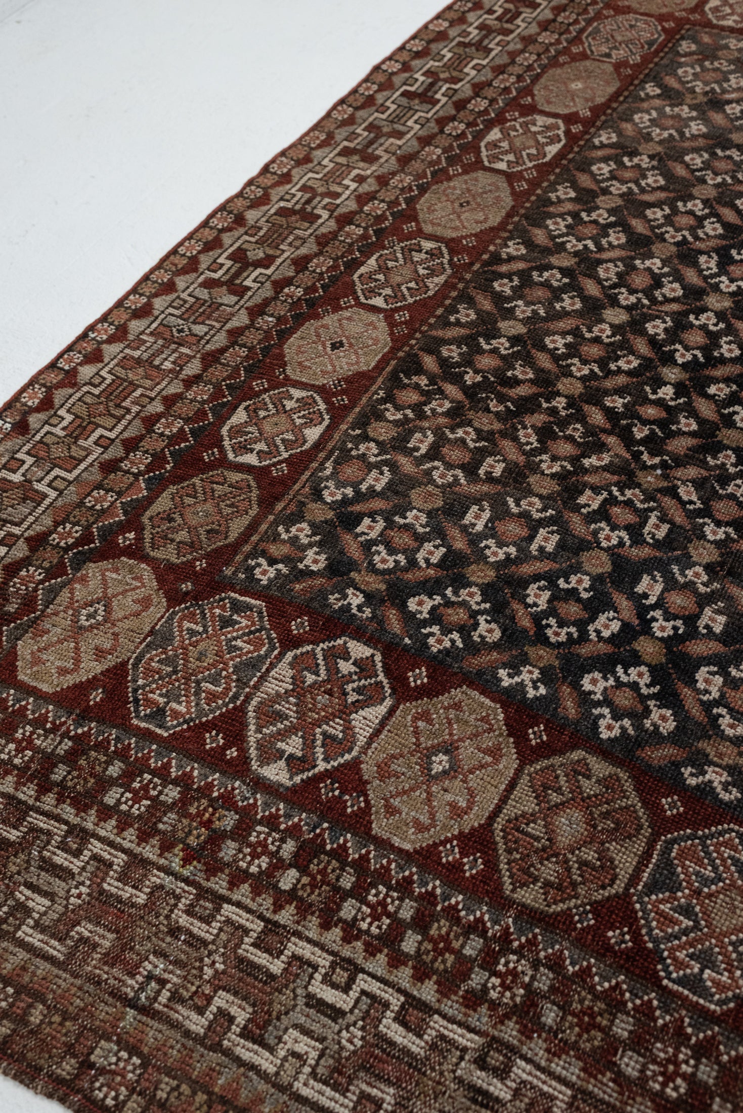 5&#39;0 x 6&#39;5 | Medium Vintage Shiraz | CE-W-3450