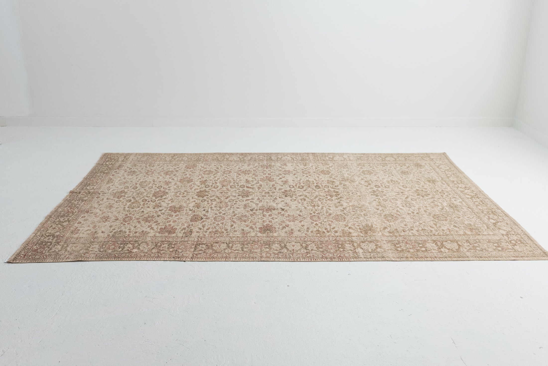 6&#39;4 x 9&#39;7 | Vintage Dusty Rose Rug | CE-C-2894