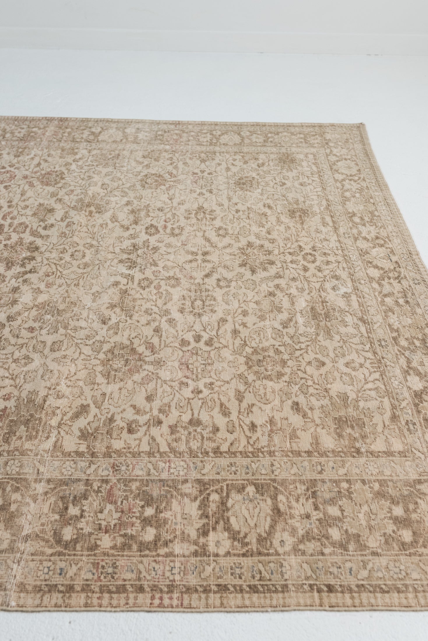 6&#39;4 x 9&#39;7 | Vintage Dusty Rose Rug | CE-C-2894