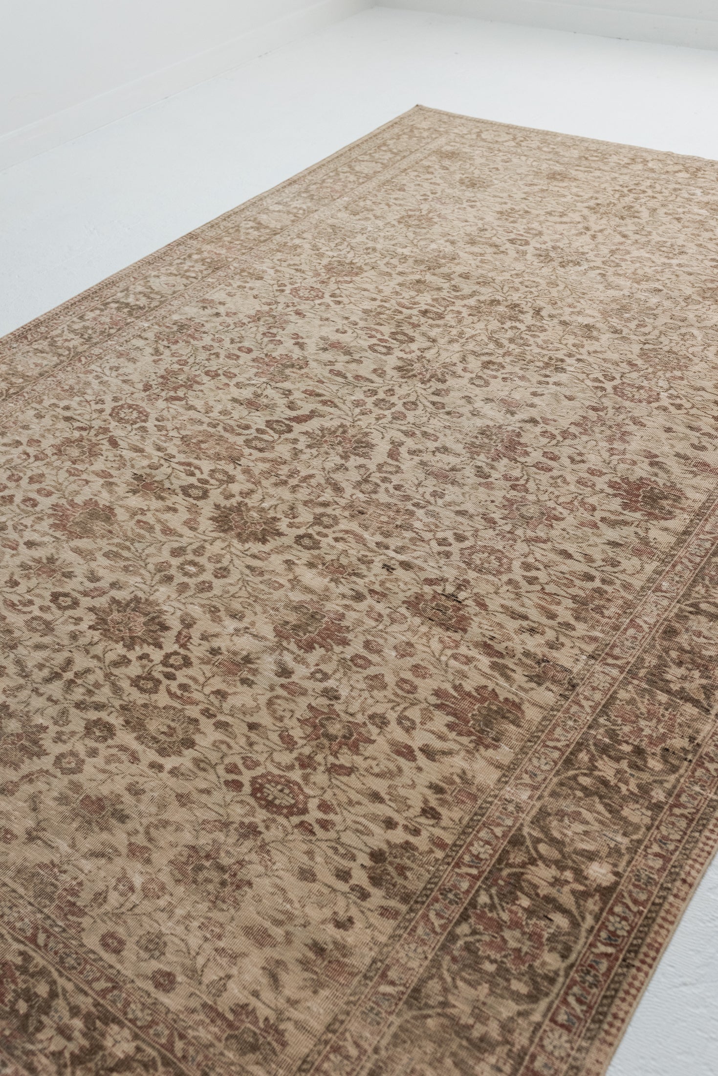 6&#39;4 x 9&#39;7 | Vintage Dusty Rose Rug | CE-C-2894