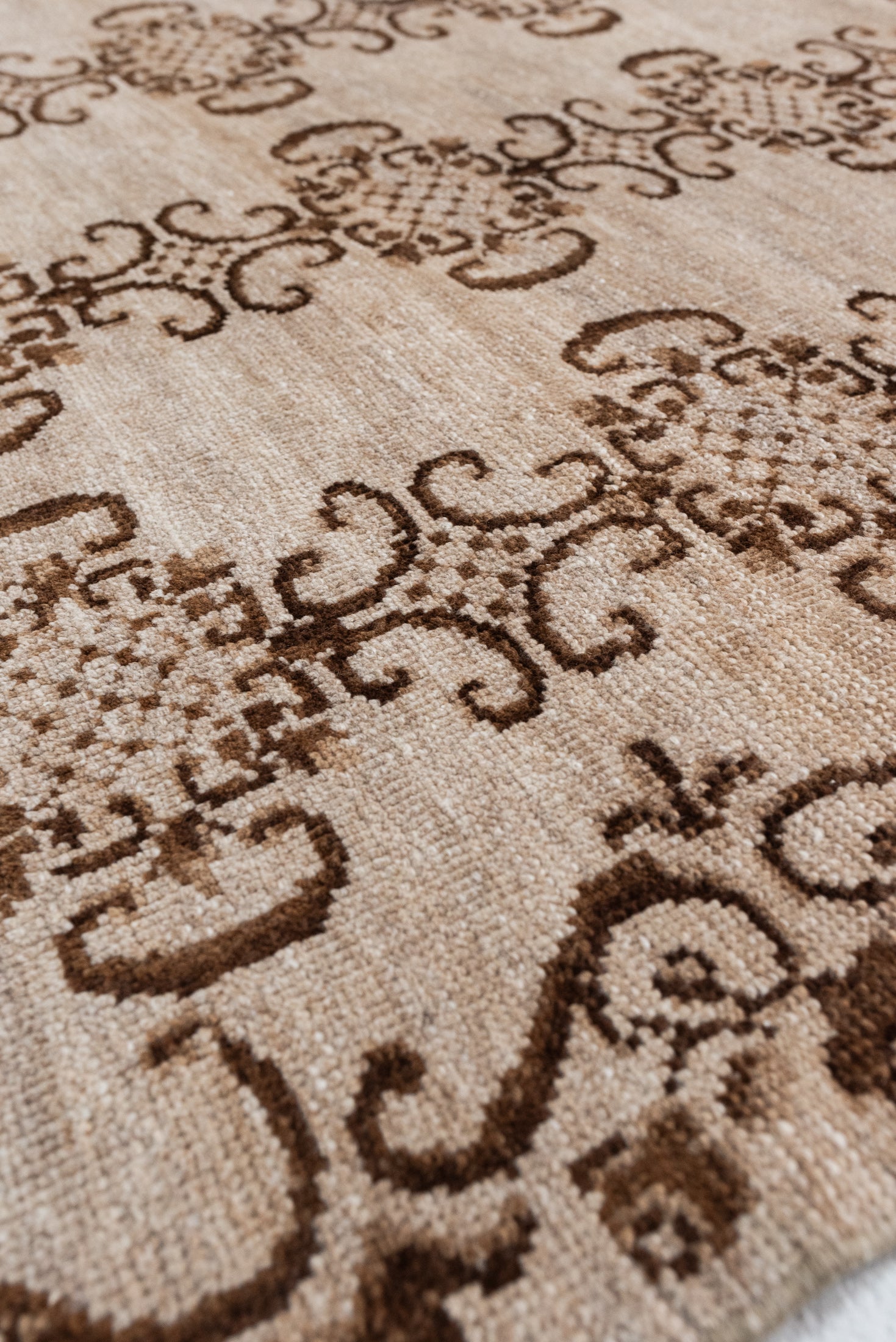 6&#39;7 x 8&#39;7 | Neutral Wool Vintage Rug | CE-C-2891