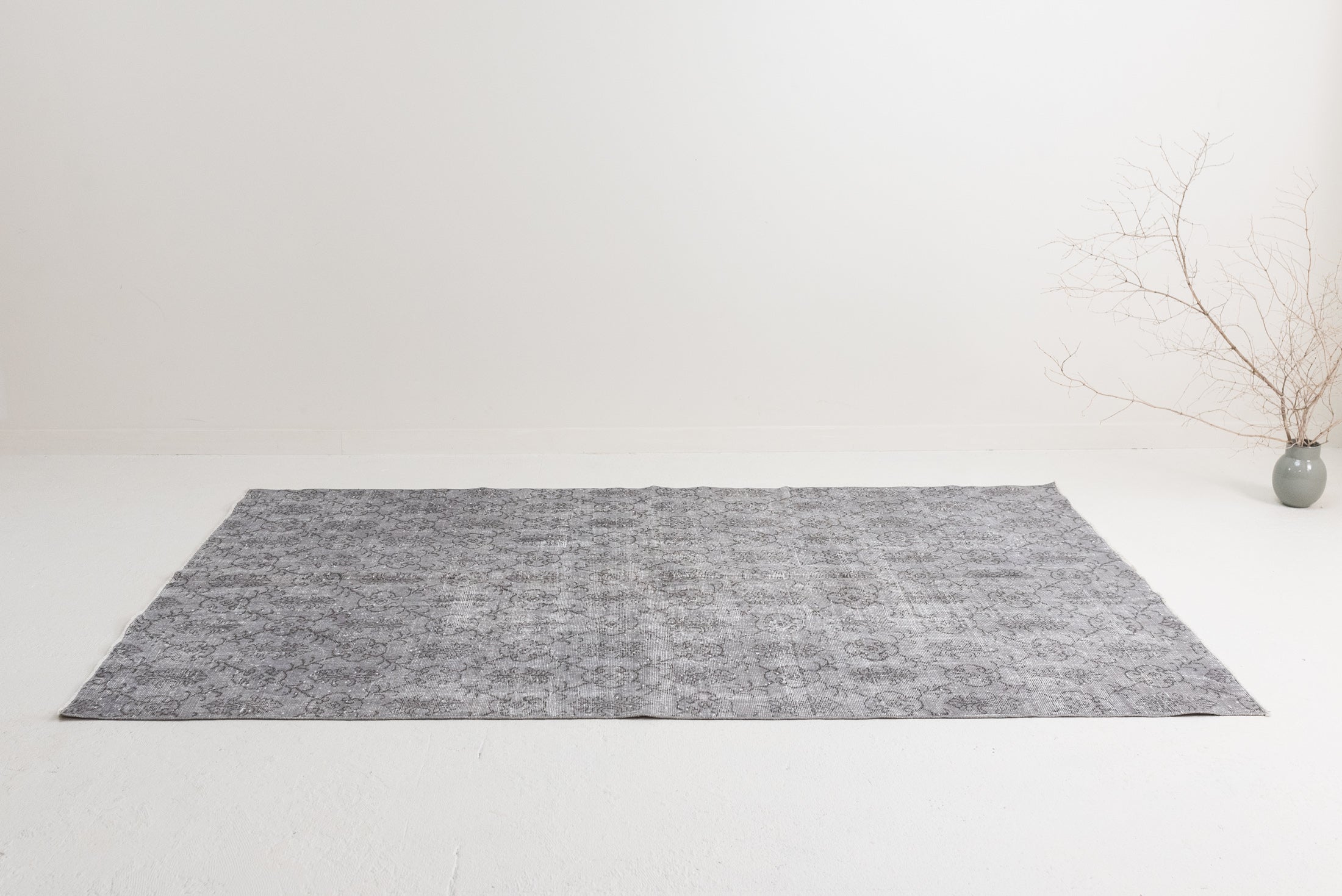 5&#39;7 x 8&#39;10 | Gray Distressed Vintage Rug | CE-B-2885