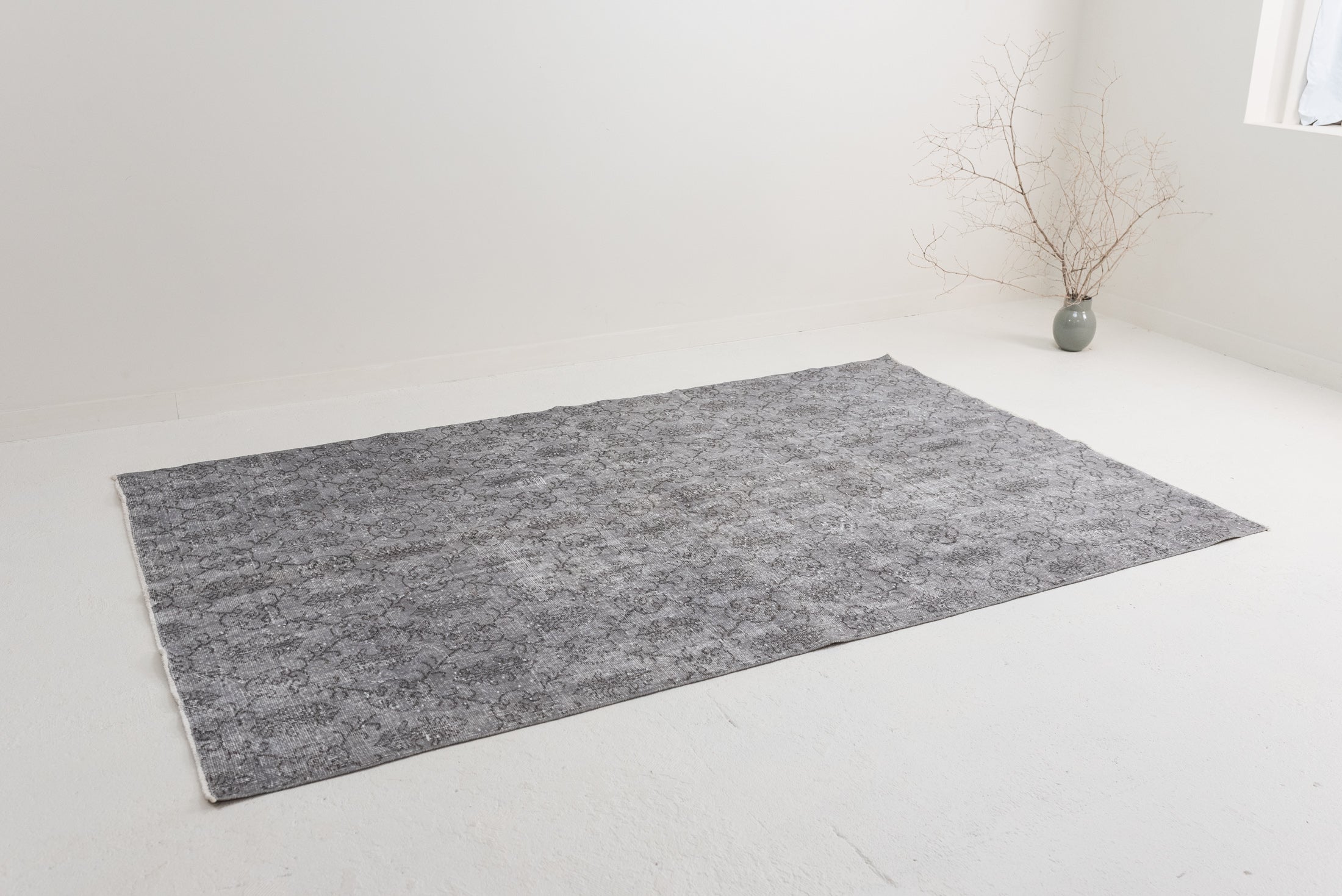 5&#39;7 x 8&#39;10 | Gray Distressed Vintage Rug | CE-B-2885