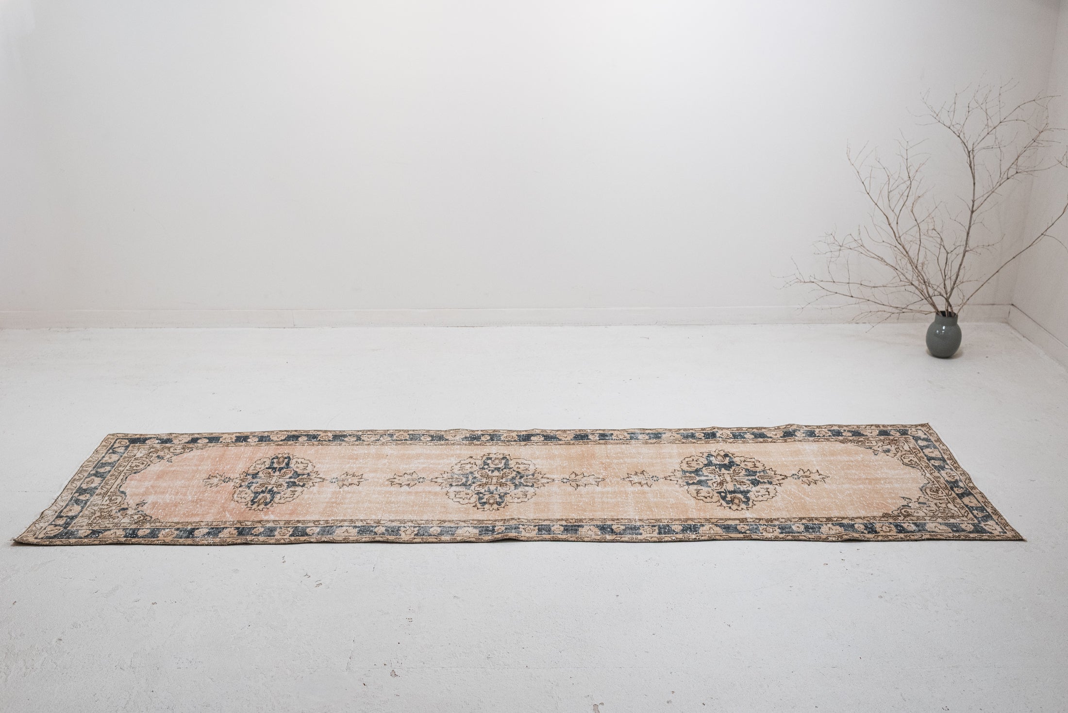 2'11 x 10'10 | R-4706
