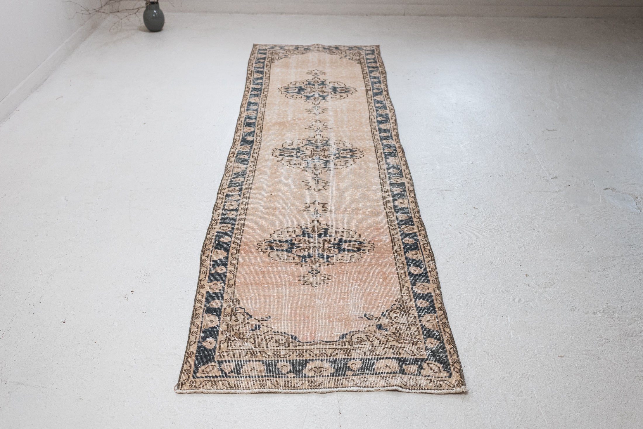 2'11 x 10'10 | R-4706