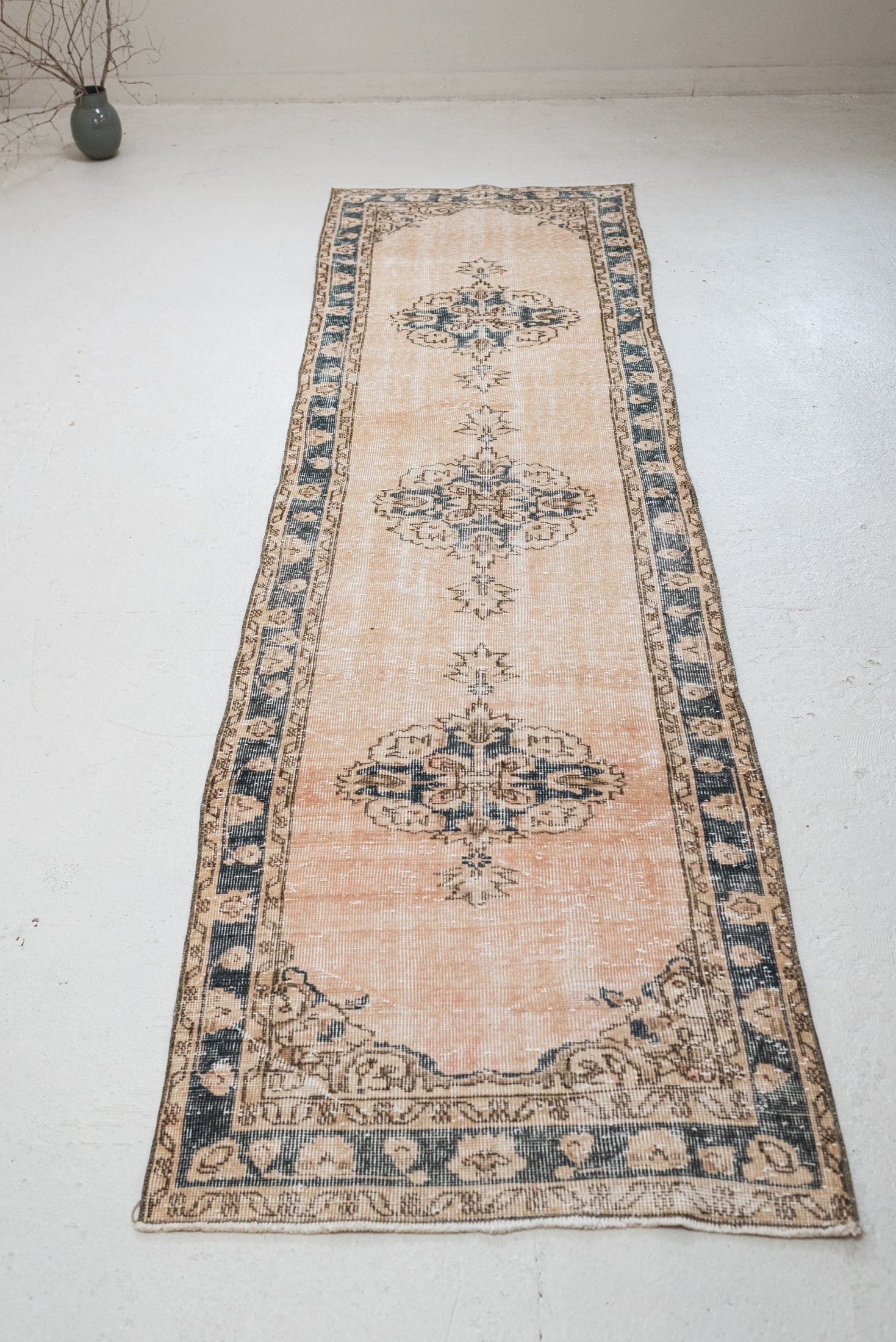 2'11 x 10'10 | R-4706