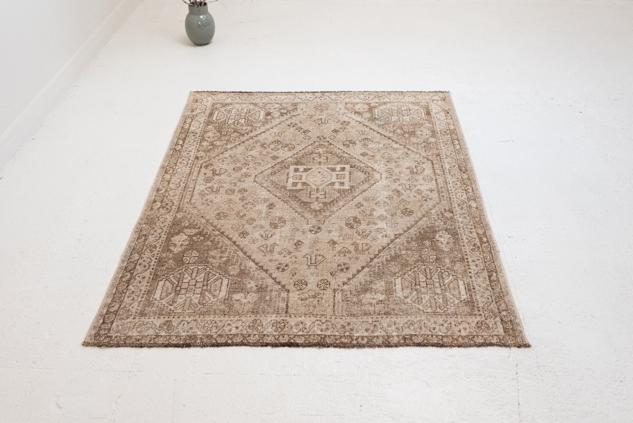 RESERVED | SW | 3&#39;10 x 5&#39;0 | Small Neutral Shiraz Rug | CE-W-3474