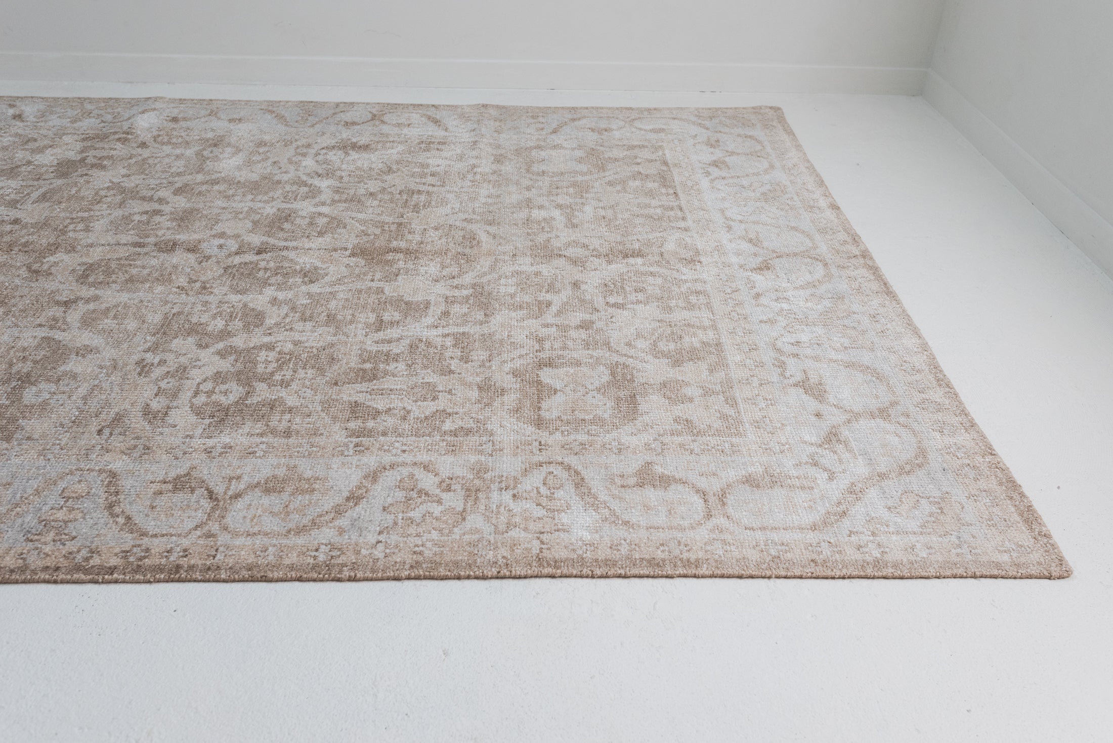 7&#39;5 x 10&#39;1 | Modern Large Neutral Rug | L-2877