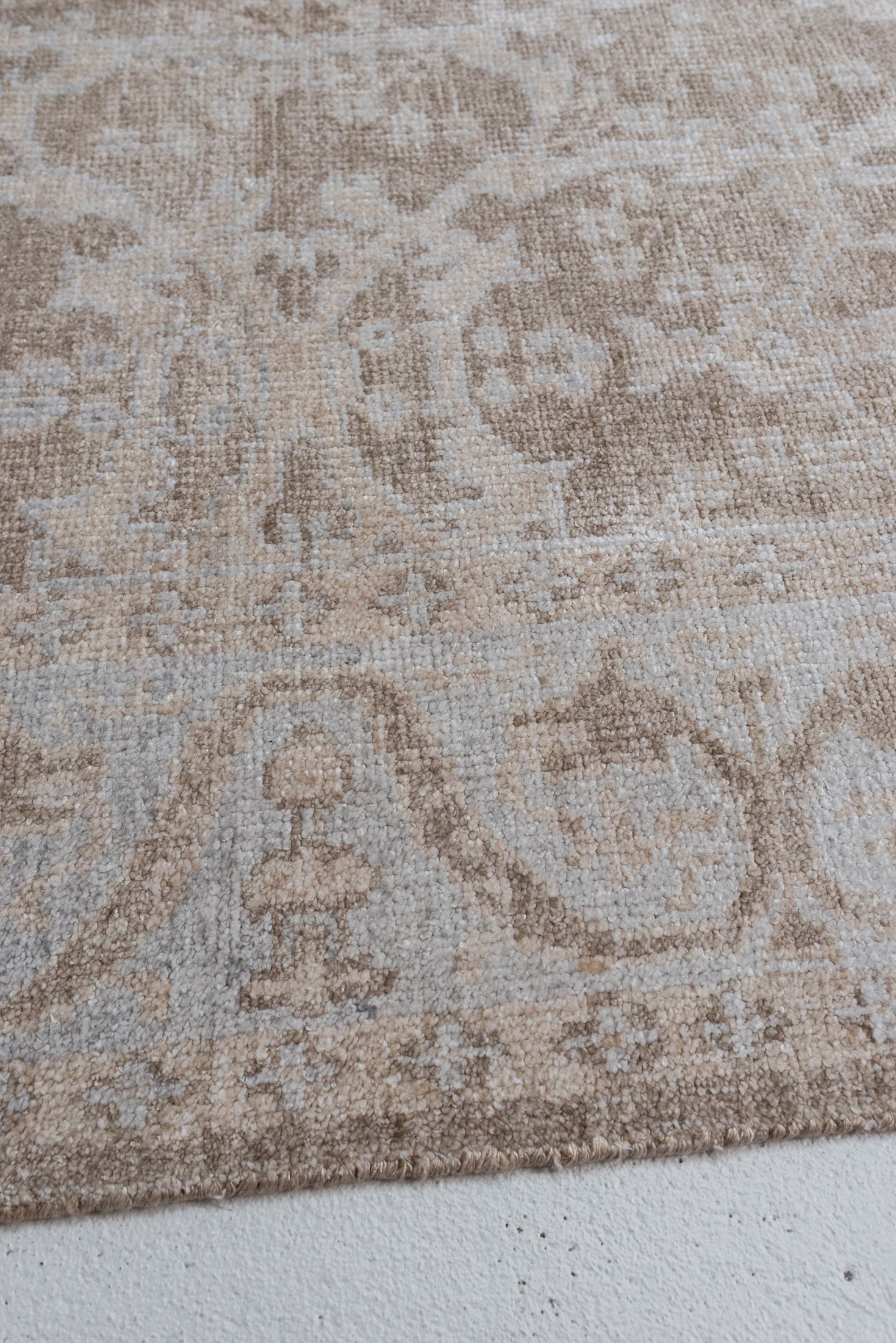 7&#39;5 x 10&#39;1 | Modern Large Neutral Rug | L-2877