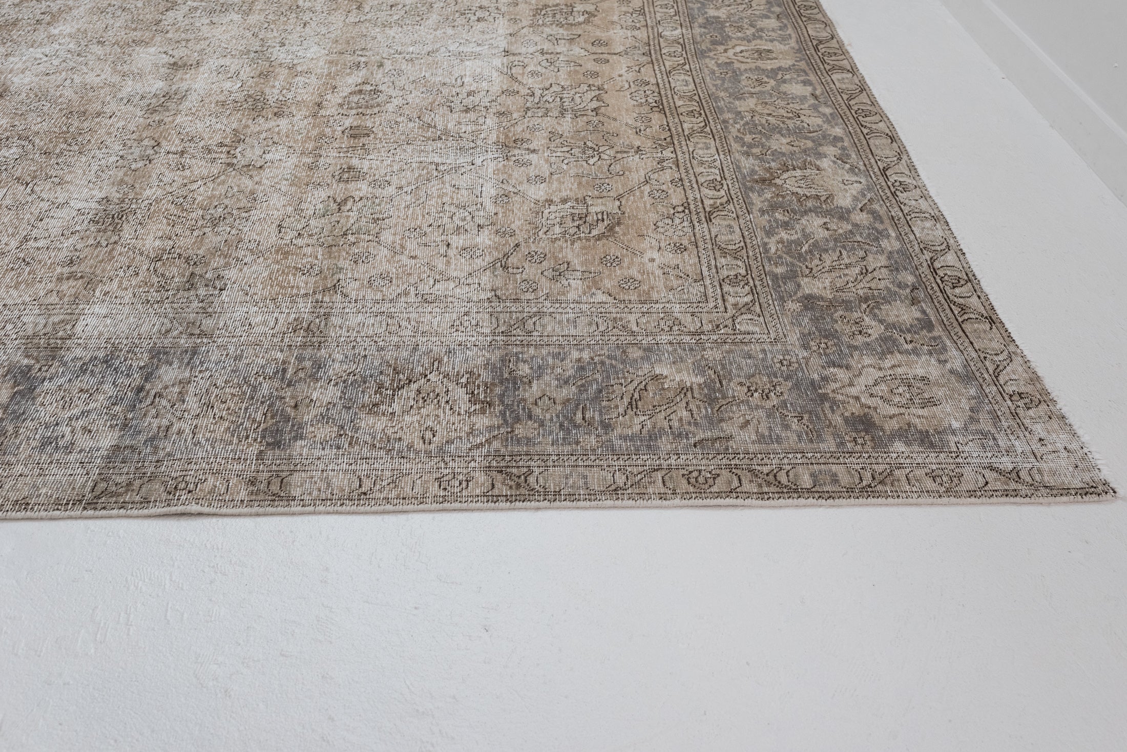 9&#39;7 x 12&#39;8 | Extra Large Neutral Tabriz | L-2874