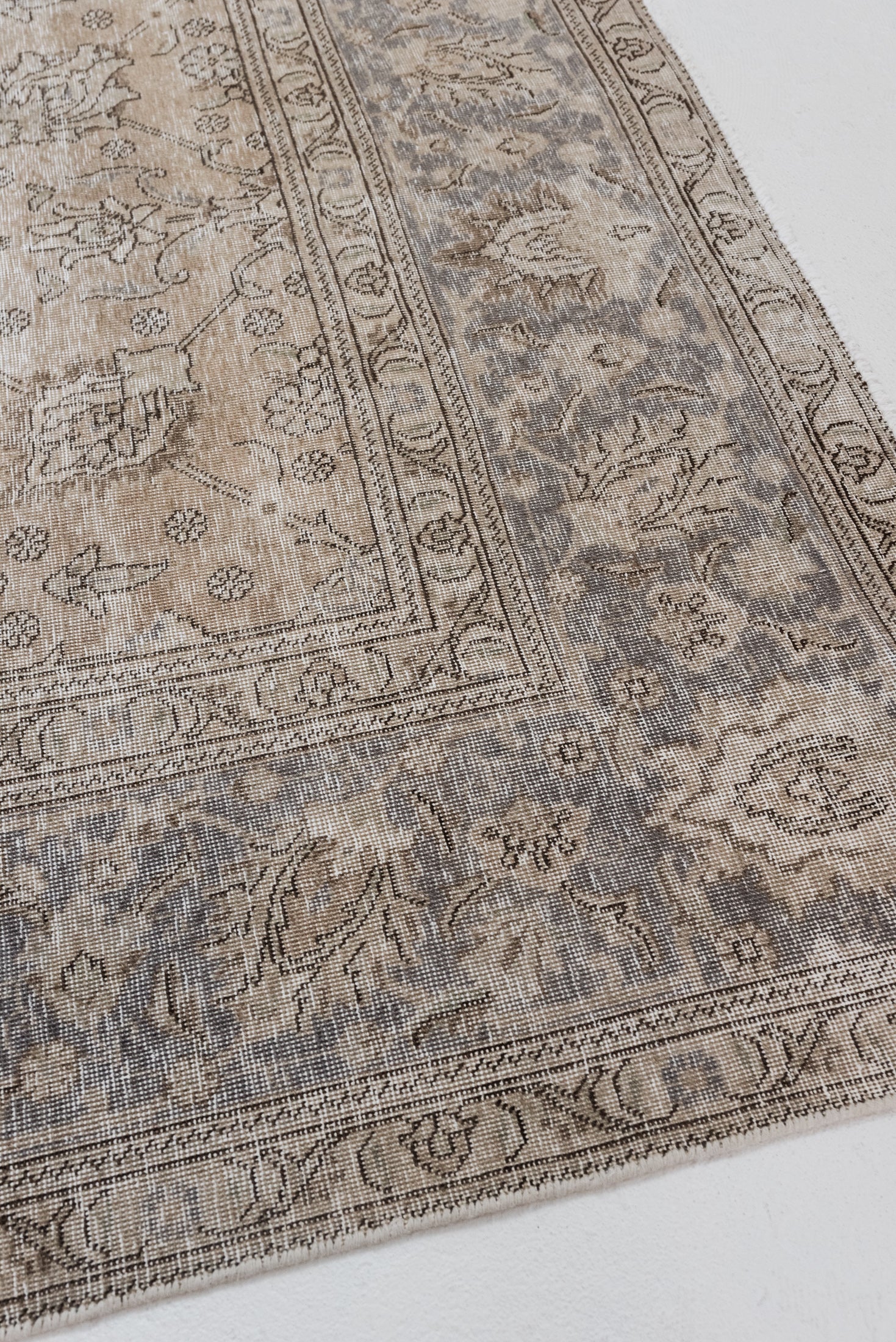 9&#39;7 x 12&#39;8 | Extra Large Neutral Tabriz | L-2874