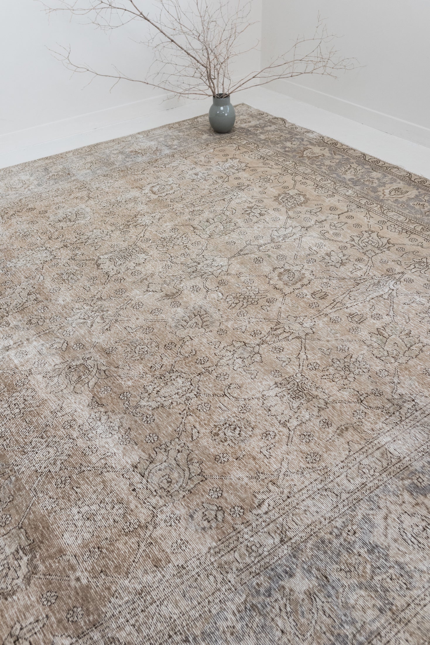 9&#39;7 x 12&#39;8 | Extra Large Neutral Tabriz | L-2874