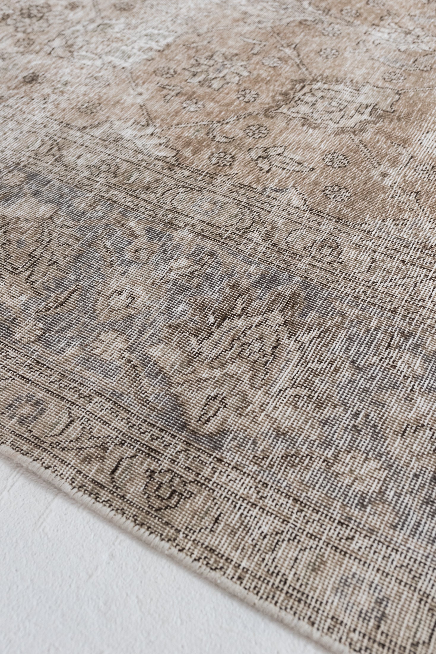 9&#39;7 x 12&#39;8 | Extra Large Neutral Tabriz | L-2874