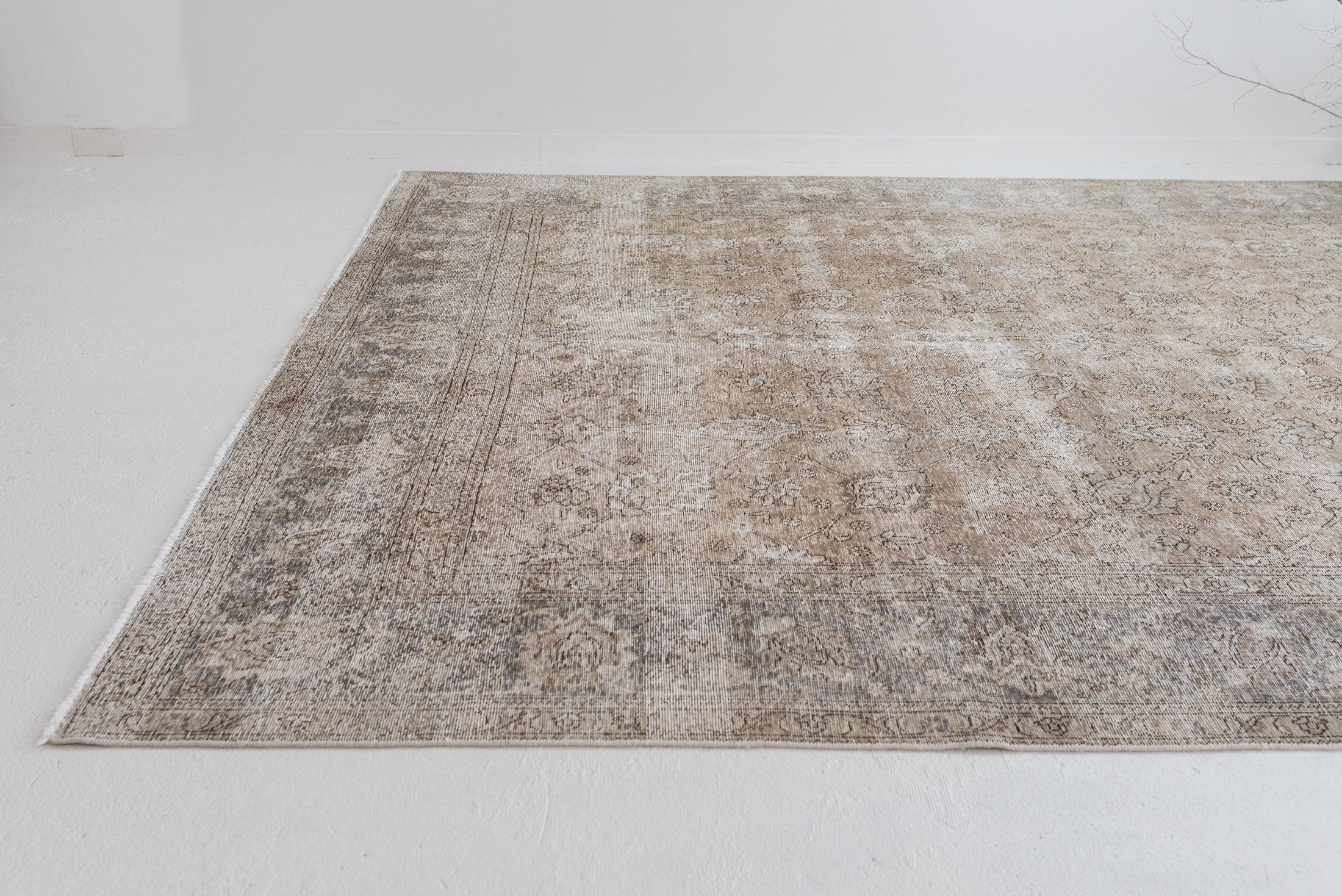 9&#39;7 x 12&#39;8 | Extra Large Neutral Tabriz | L-2874