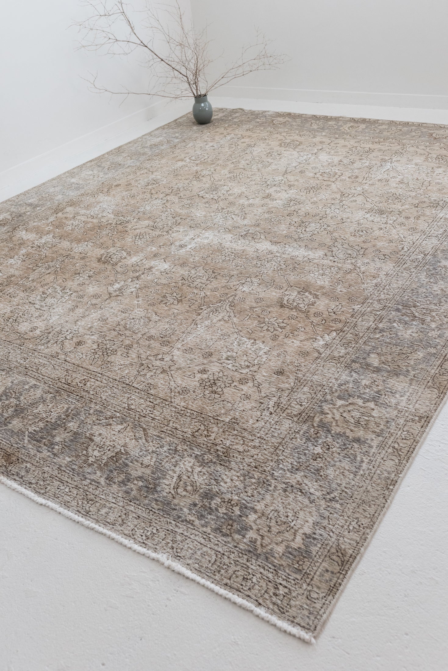 9&#39;7 x 12&#39;8 | Extra Large Neutral Tabriz | L-2874