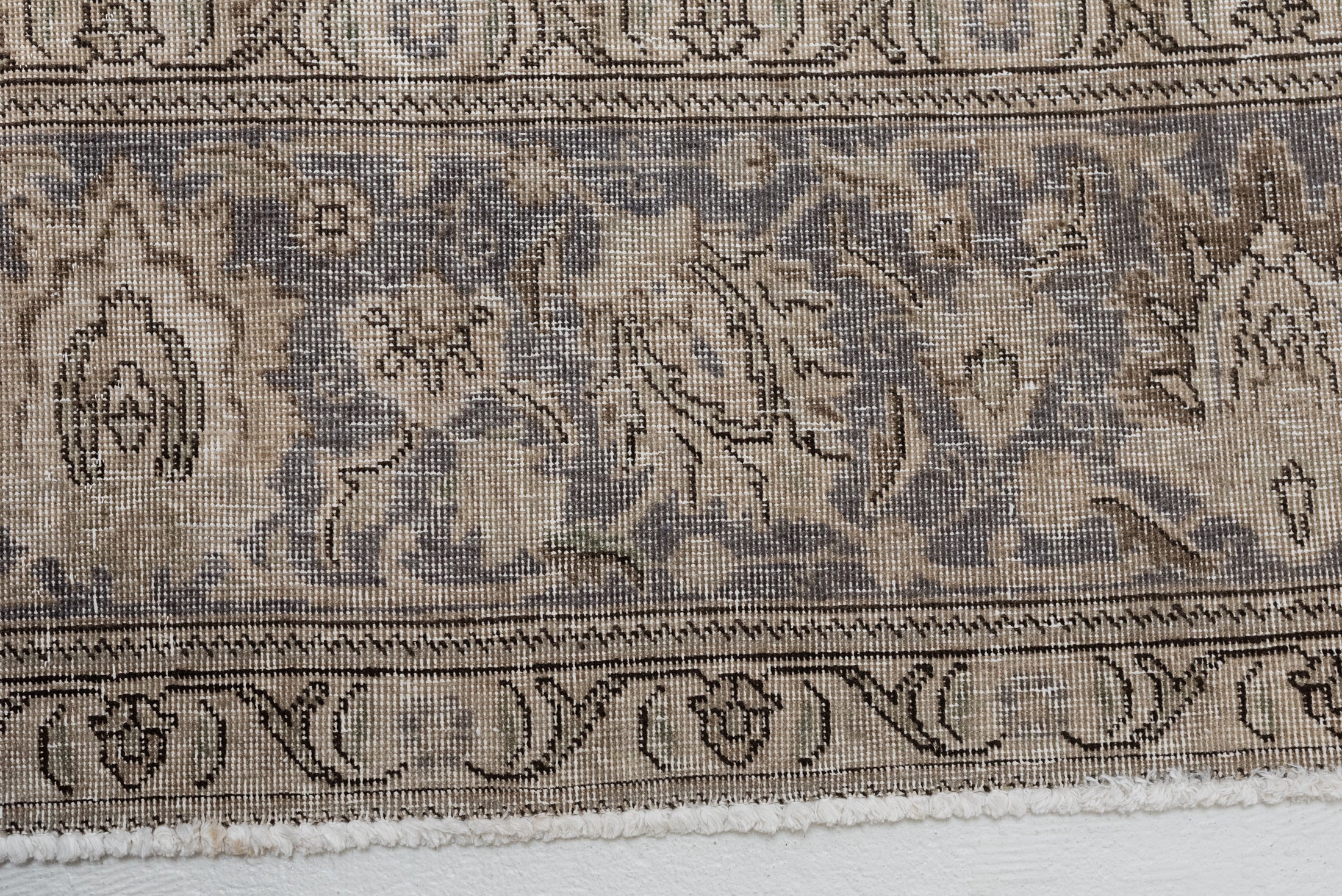 9&#39;7 x 12&#39;8 | Extra Large Neutral Tabriz | L-2874