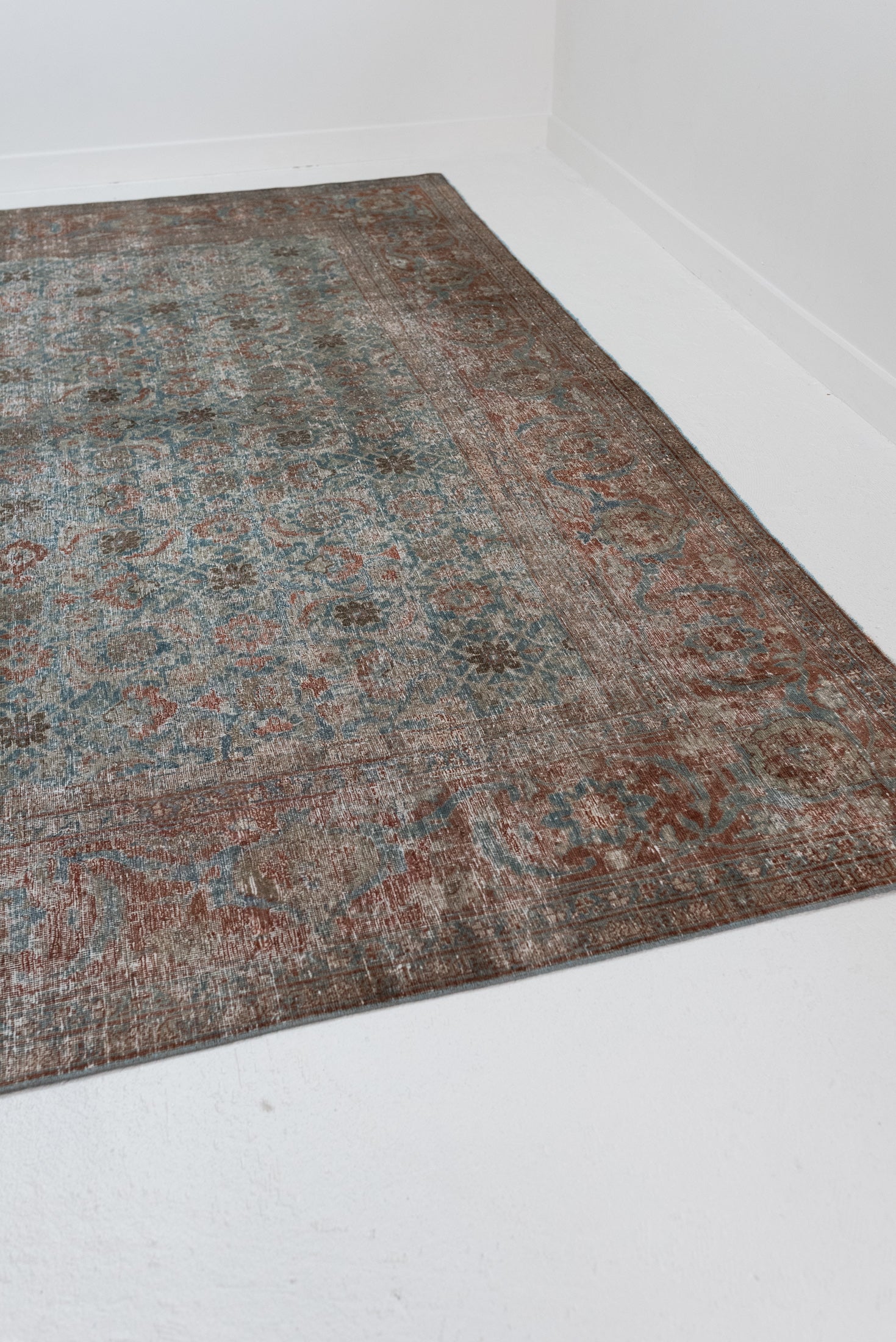 9&#39;6 x 12&#39;4 | Blue Antique Tabriz | Designers L-2929