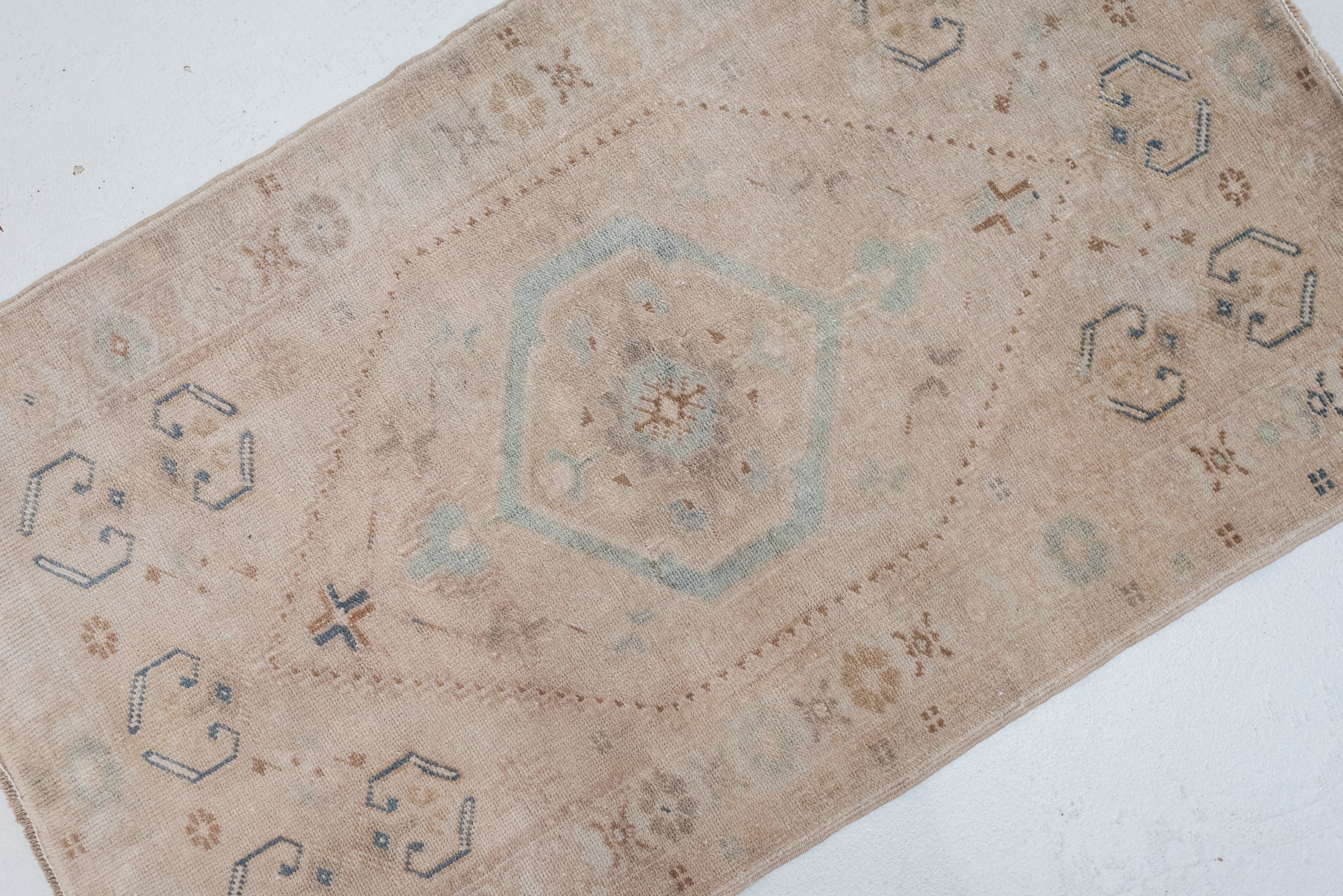 2&#39;6 x 4&#39;2 | CE-W-3464