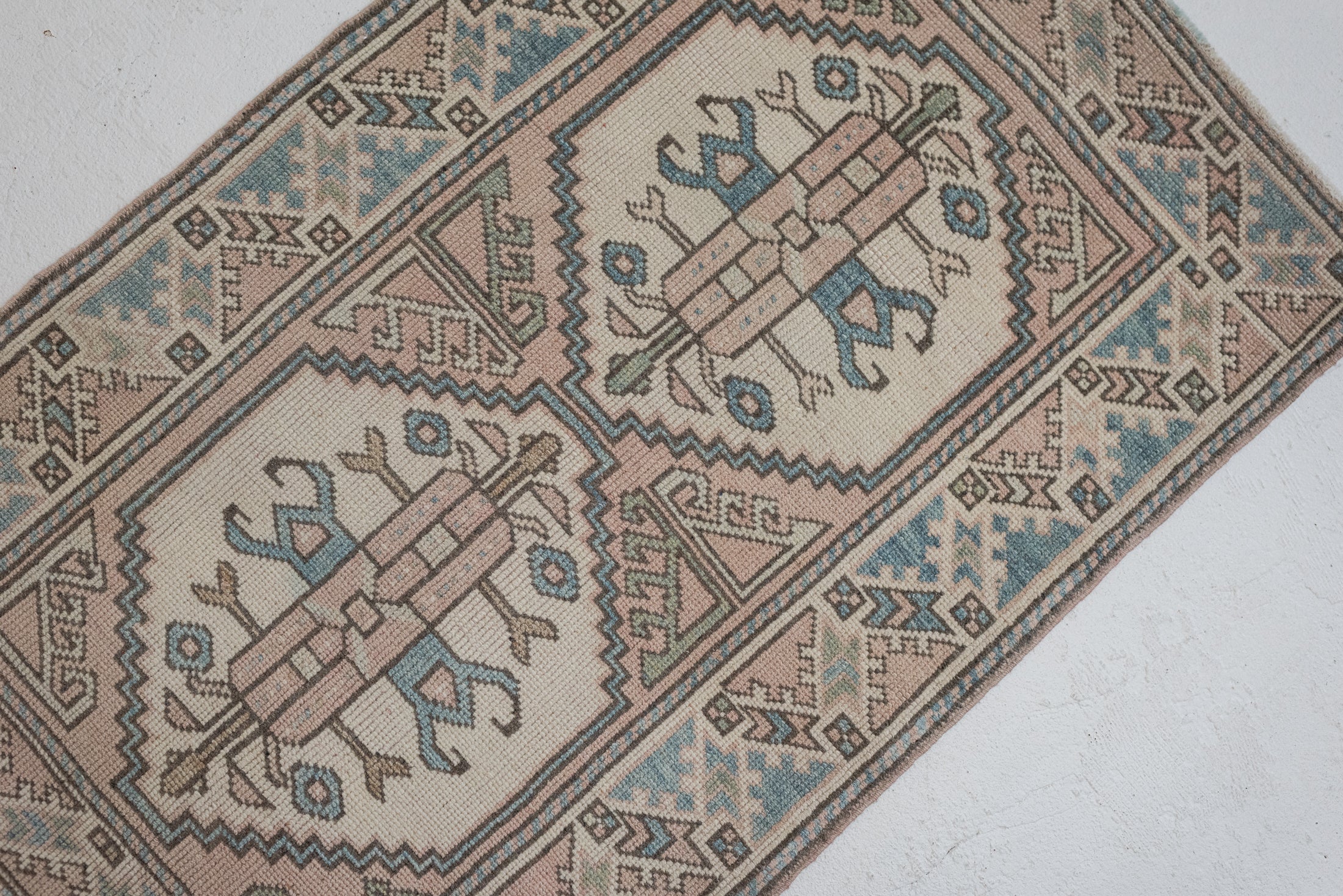 2&#39;7 x 4&#39;1 | CE-W-3466