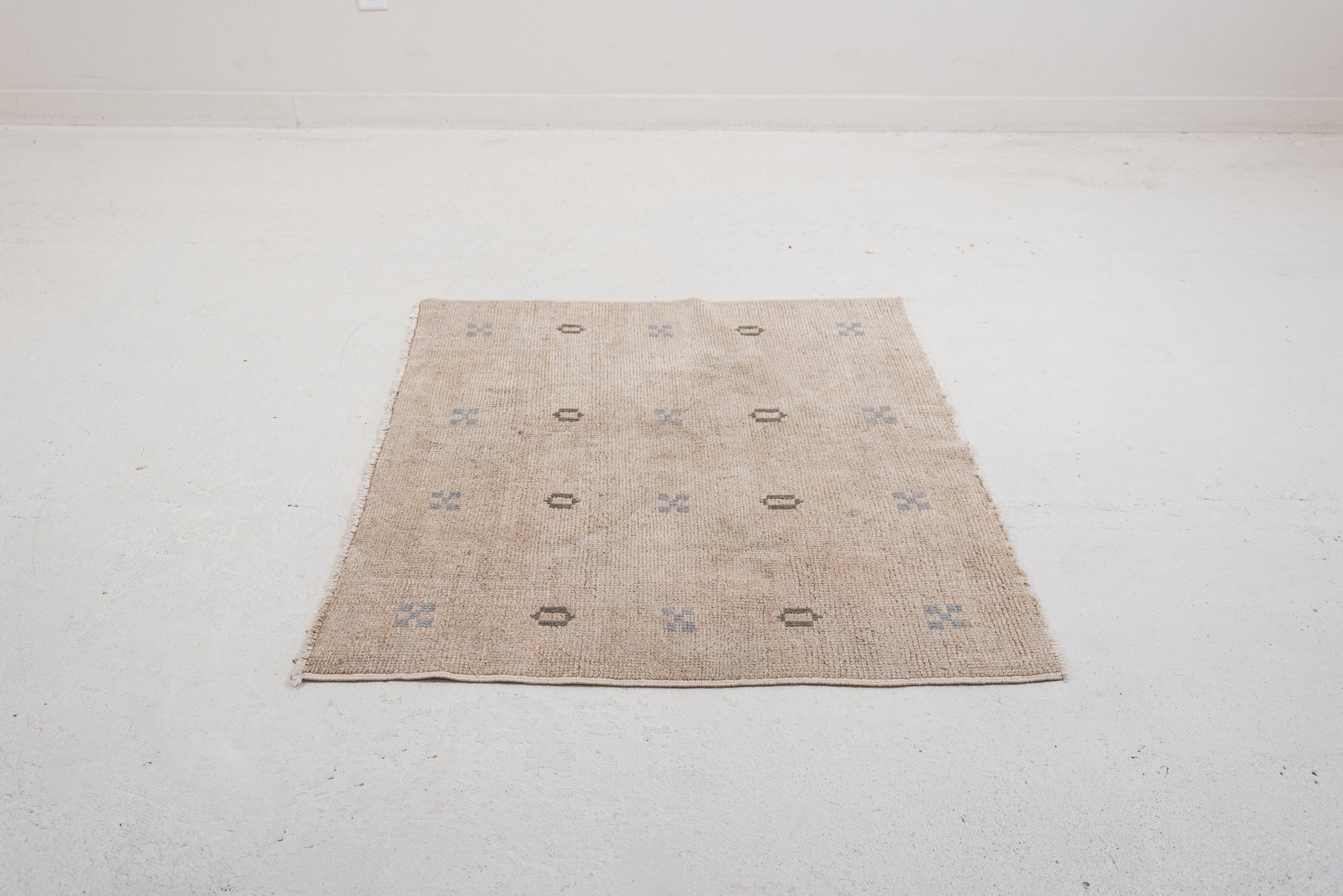 3'3 x 3'8 | CS-W-4711
