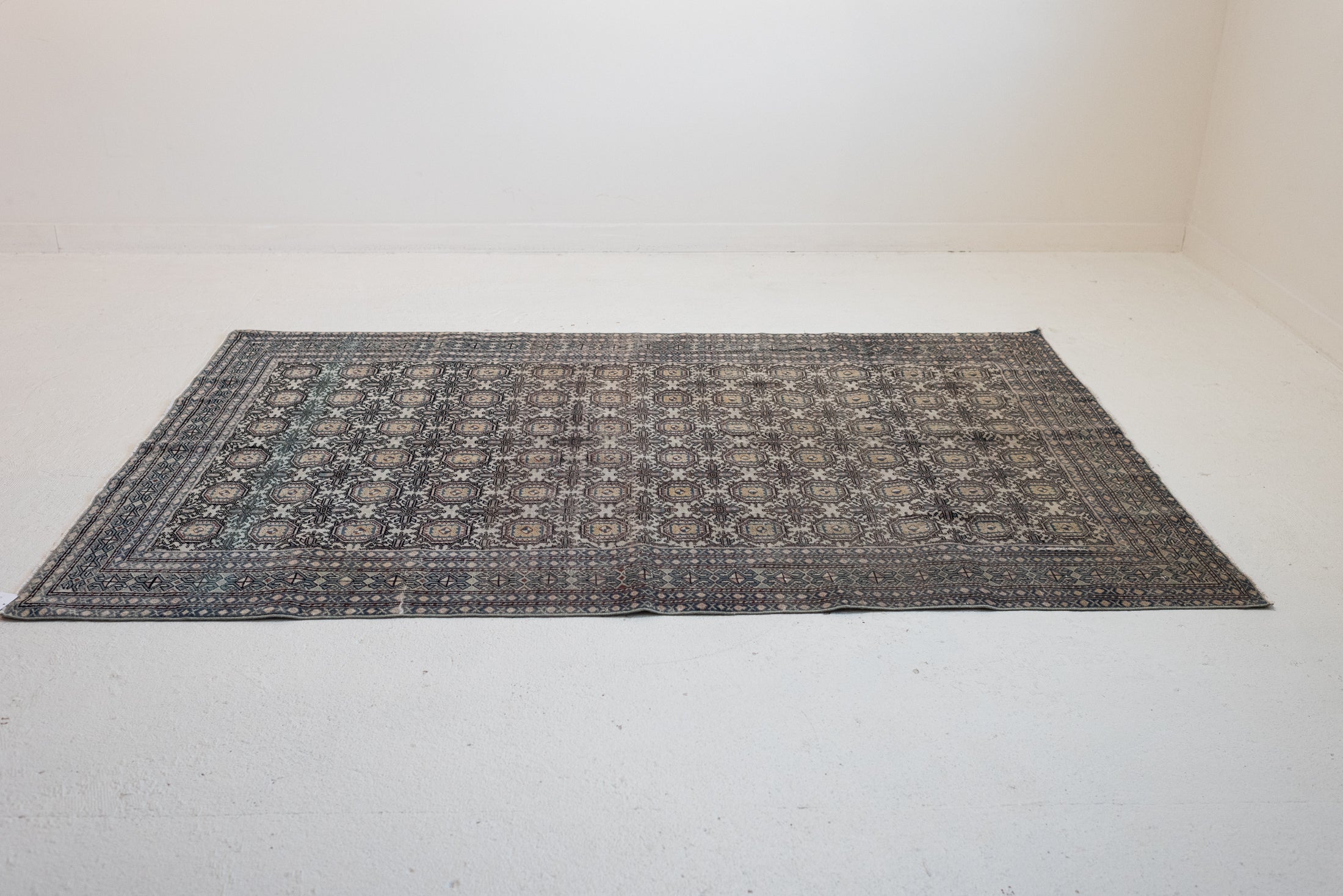RESERVED | JD | 4'11 X 7'3 | Vintage Muted Medium Rug | N-3497