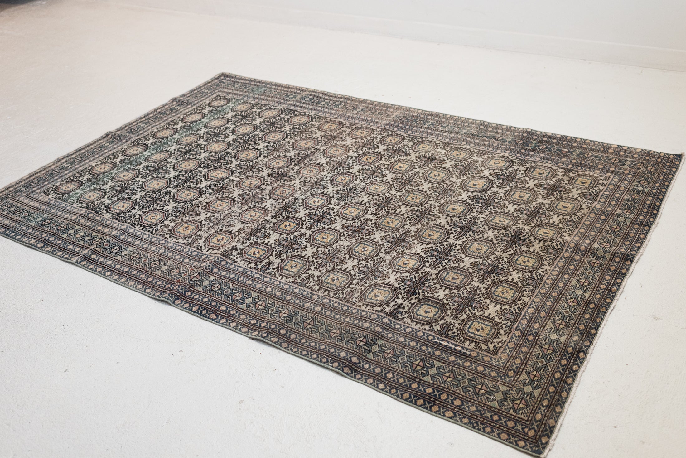 RESERVED | JD | 4'11 X 7'3 | Vintage Muted Medium Rug | N-3497