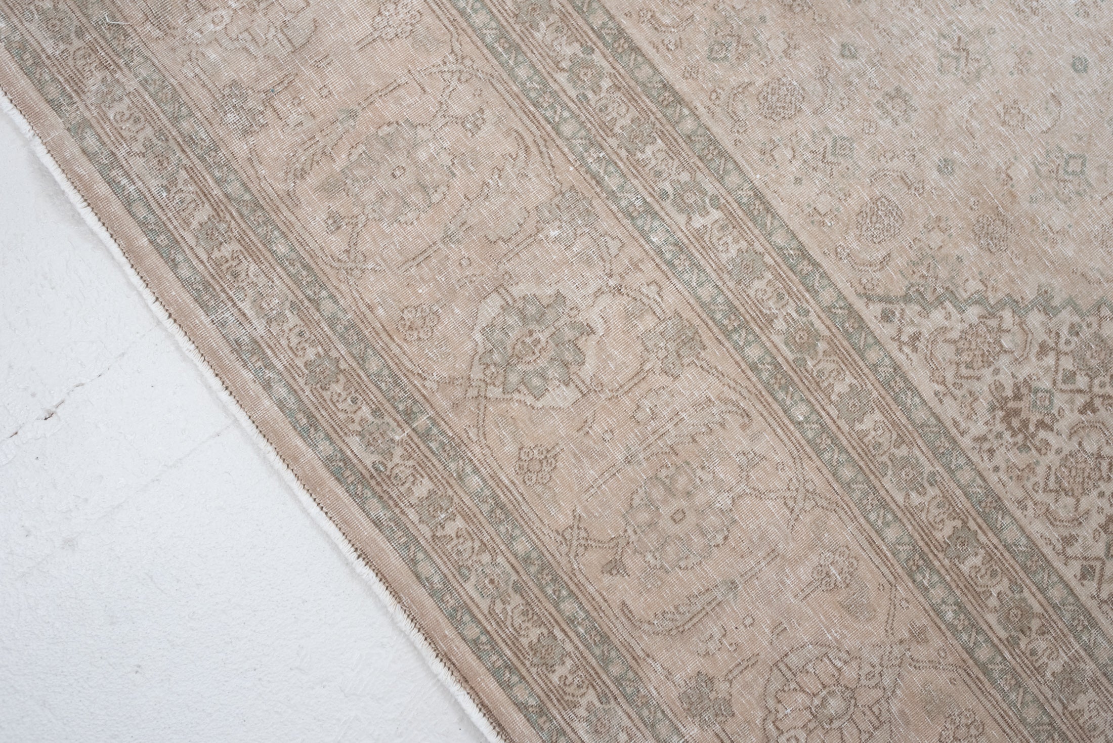 8&#39;5 x 11&#39;7 | Beige Vintage Rug | L-900