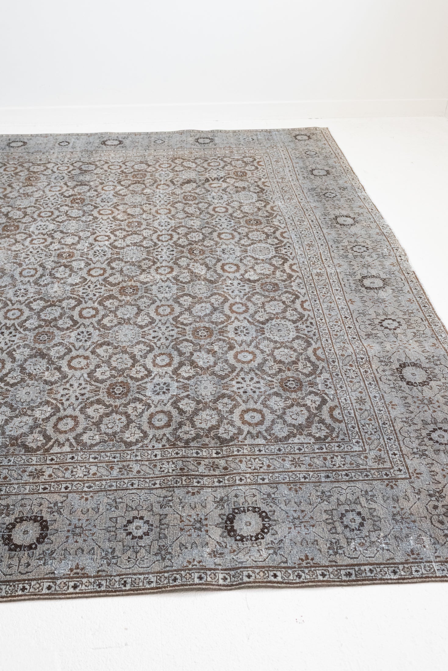 9'0 x 12'4 | CE-L-3392