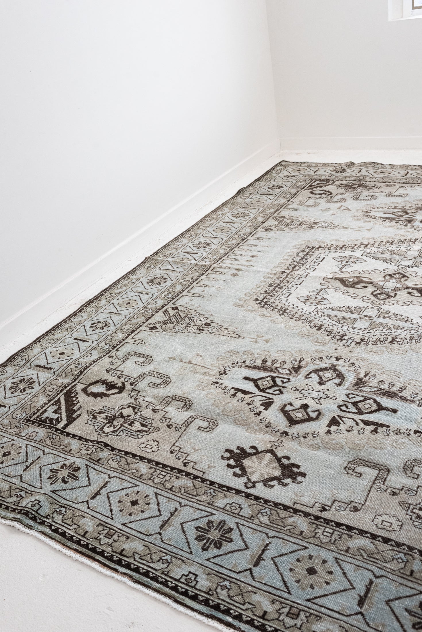 8'10 x 11'2 | CE-D-3381