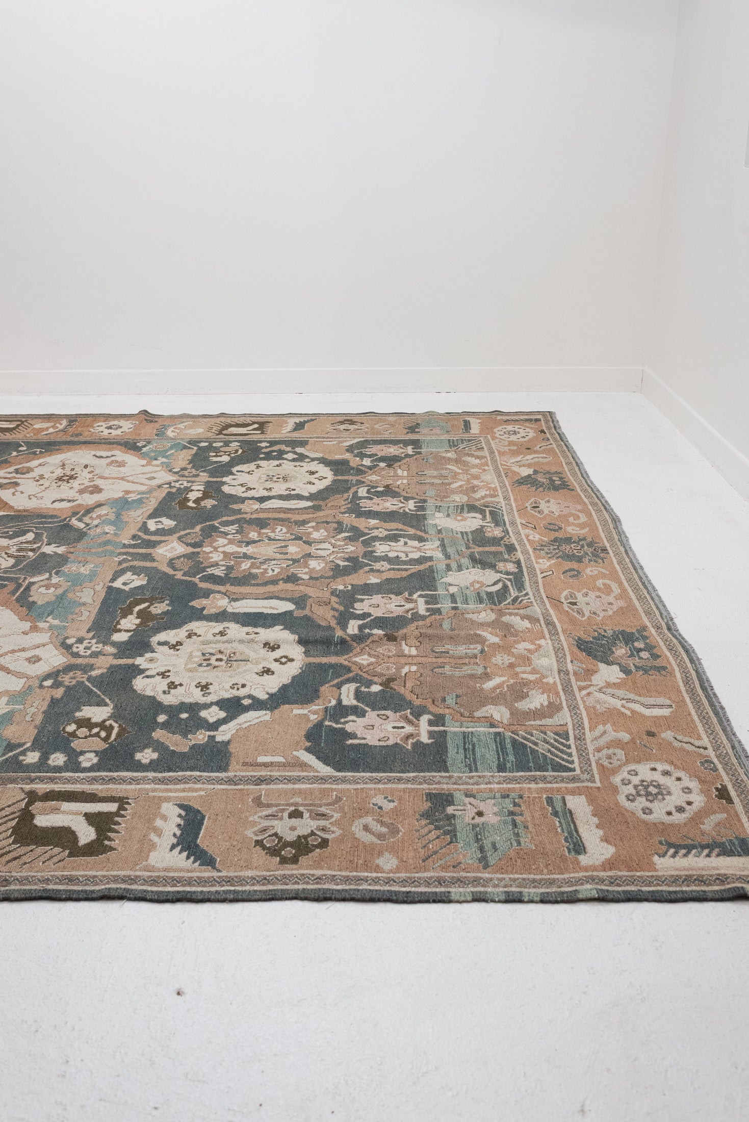 8'9 x 9'7 | Square Vintage Sumak Rug | CE-D-3386