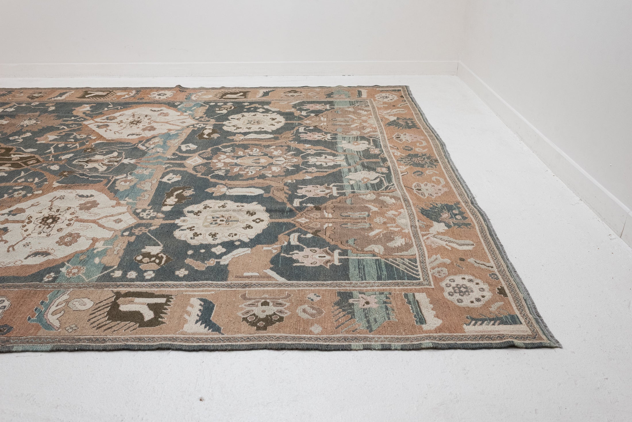 8'9 x 9'7 | Square Vintage Sumak Rug | CE-D-3386