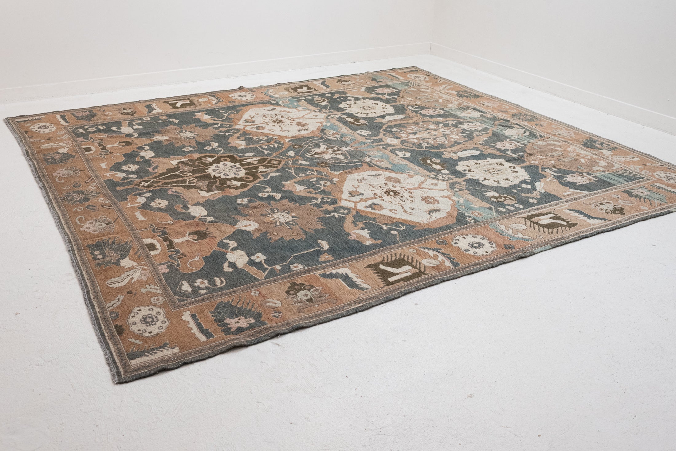 8'9 x 9'7 | Square Vintage Sumak Rug | CE-D-3386