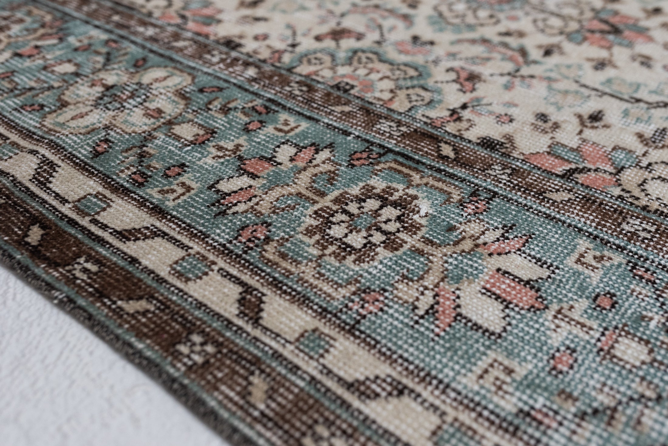 5&#39;10 x 9&#39;6 | Muted Sage Vintage Rug | B-2805