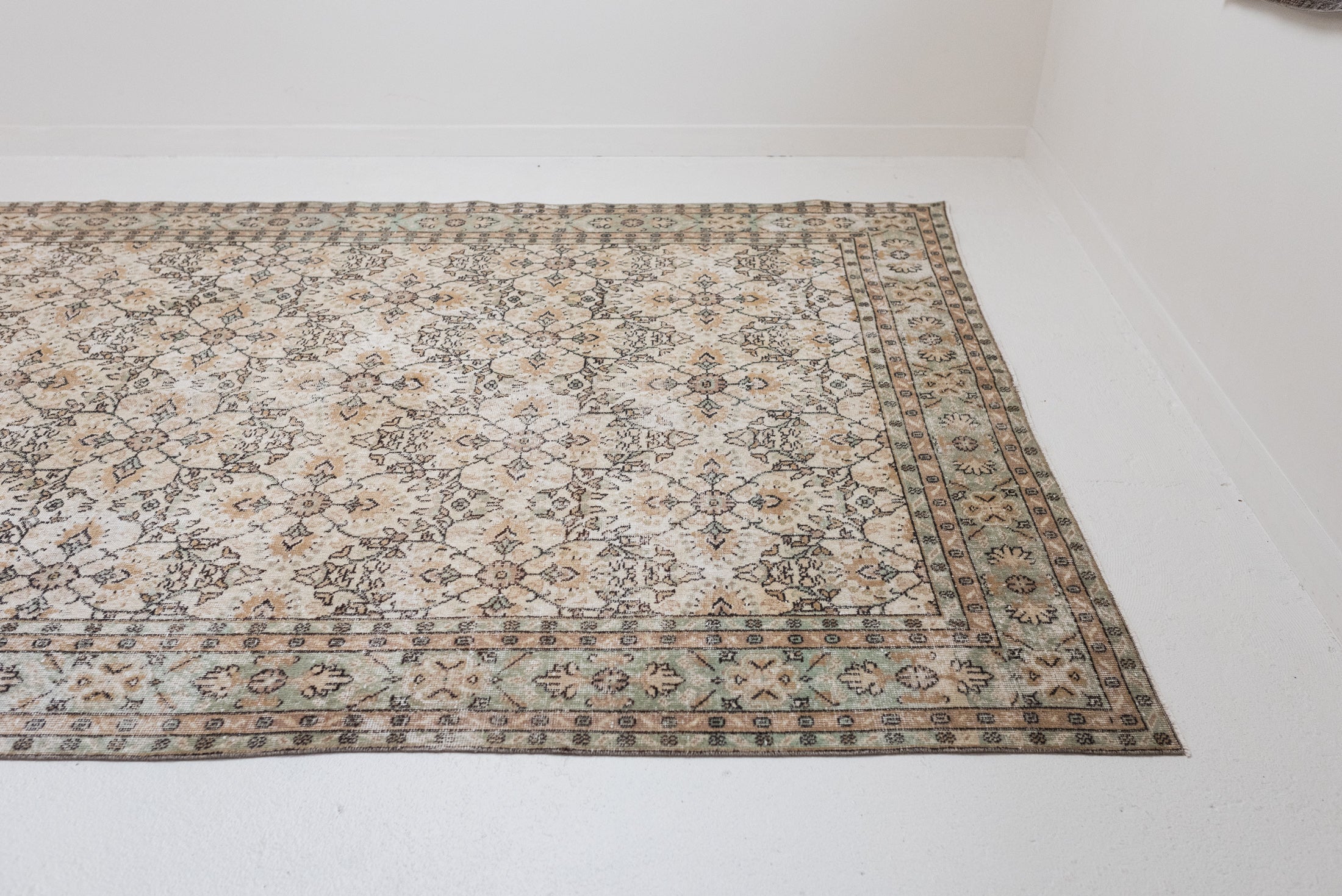 6&#39;11 x 10&#39;6 | Large Vintage Oushak Rug | V-2804