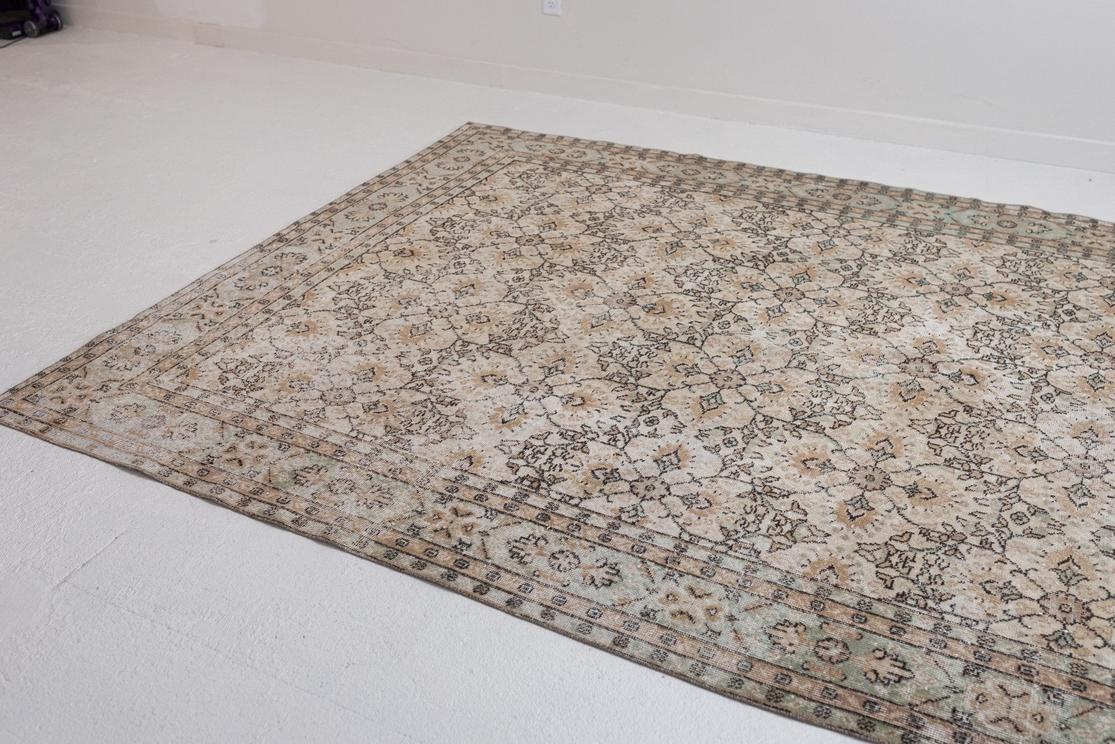 6&#39;11 x 10&#39;6 | Large Vintage Oushak Rug | V-2804