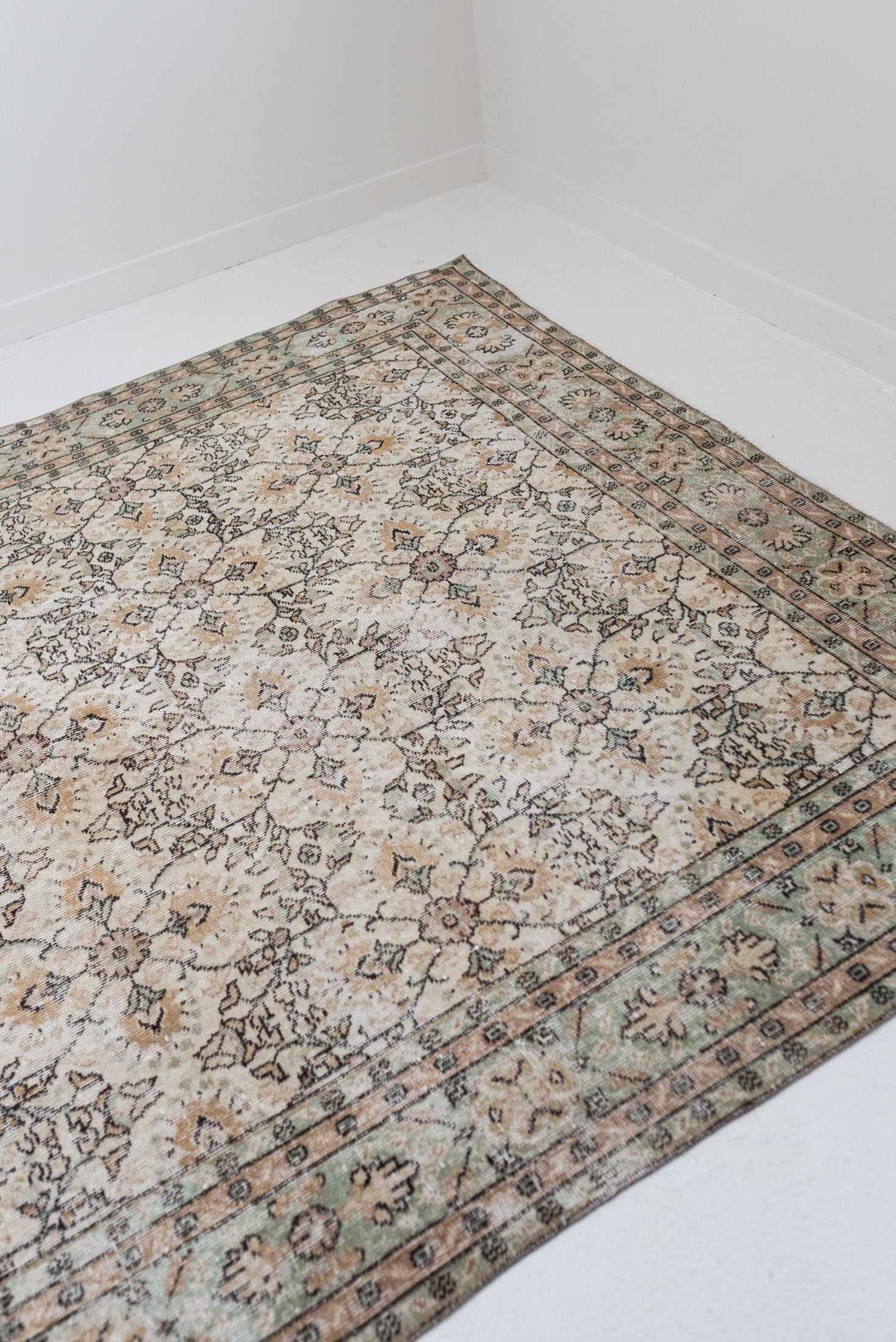 6&#39;11 x 10&#39;6 | Large Vintage Oushak Rug | V-2804