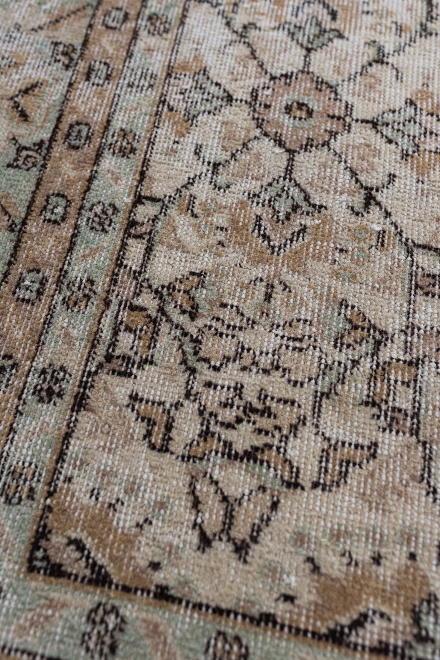 6&#39;11 x 10&#39;6 | Large Vintage Oushak Rug | V-2804