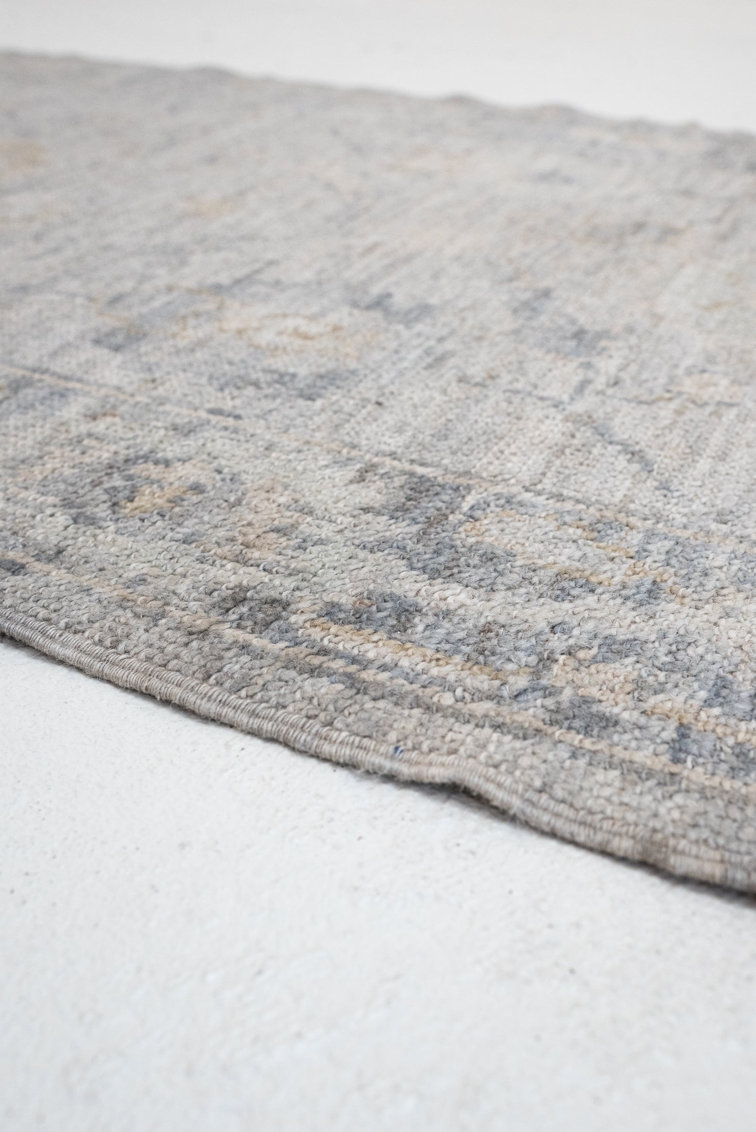 2'8 x 13'6 | CS-R-3802