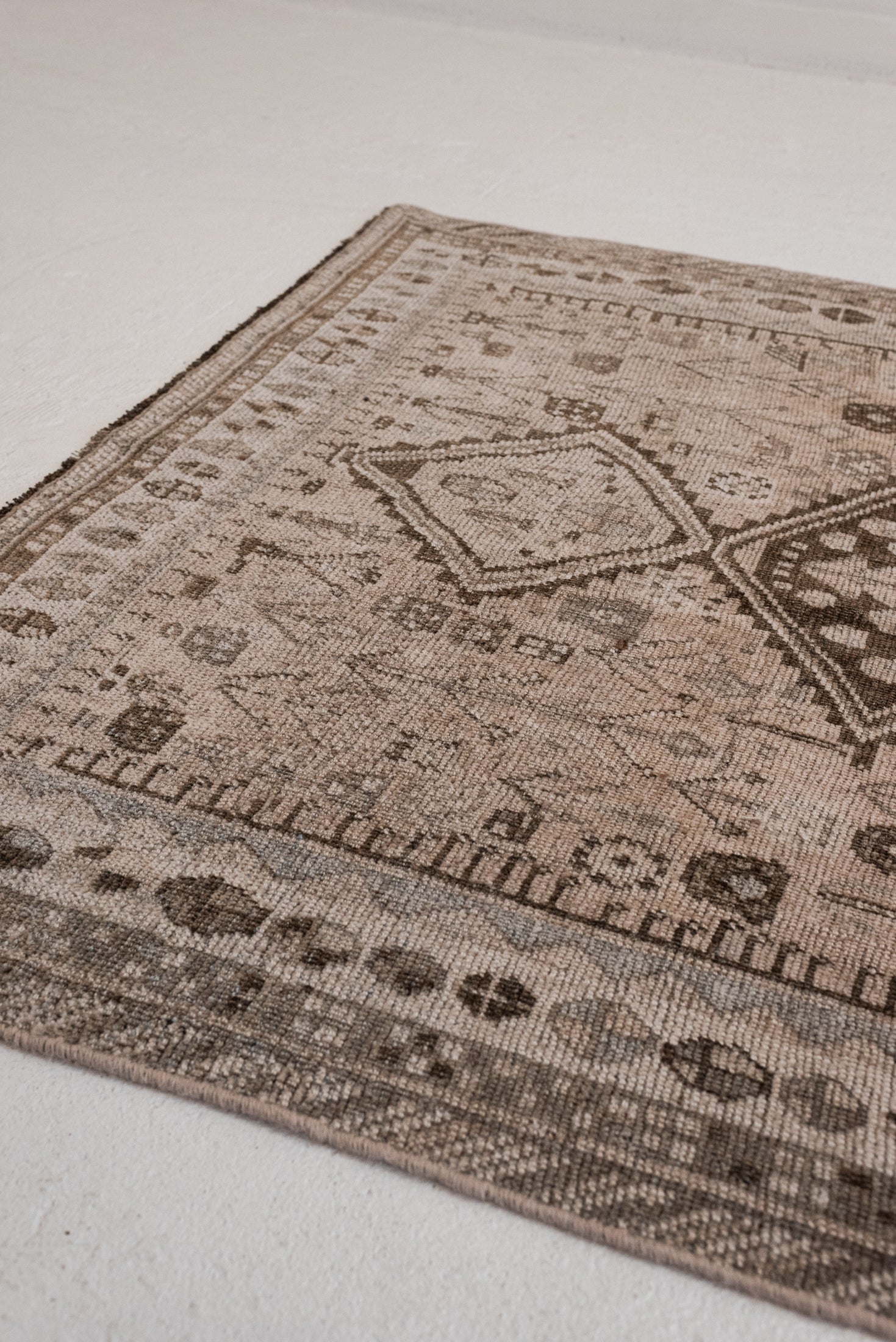 3'9 x 6'2 | CE-W-3444