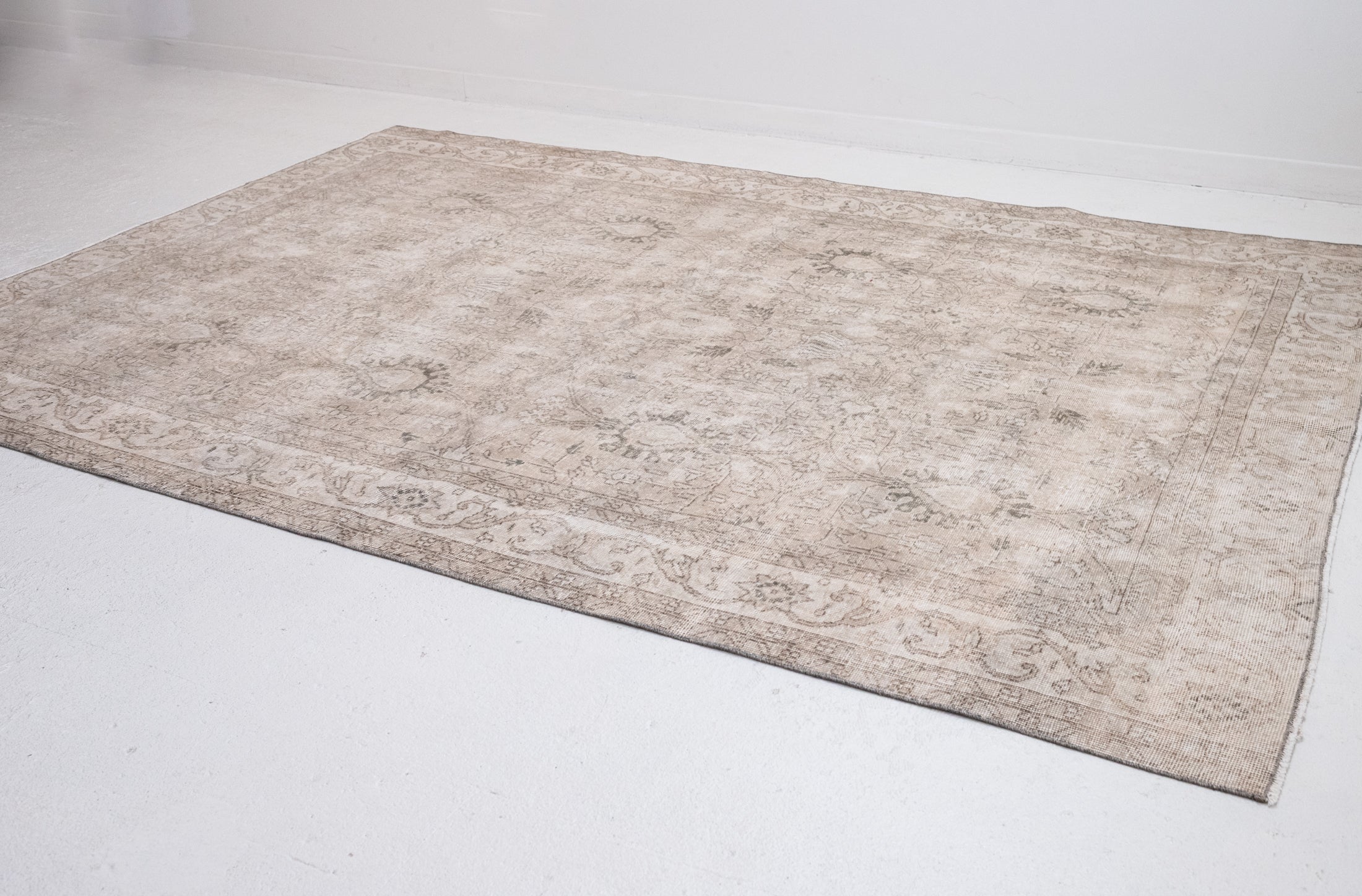 6'9 x 9'5 | Large 1940s Oushak Rug | CE-S-3371
