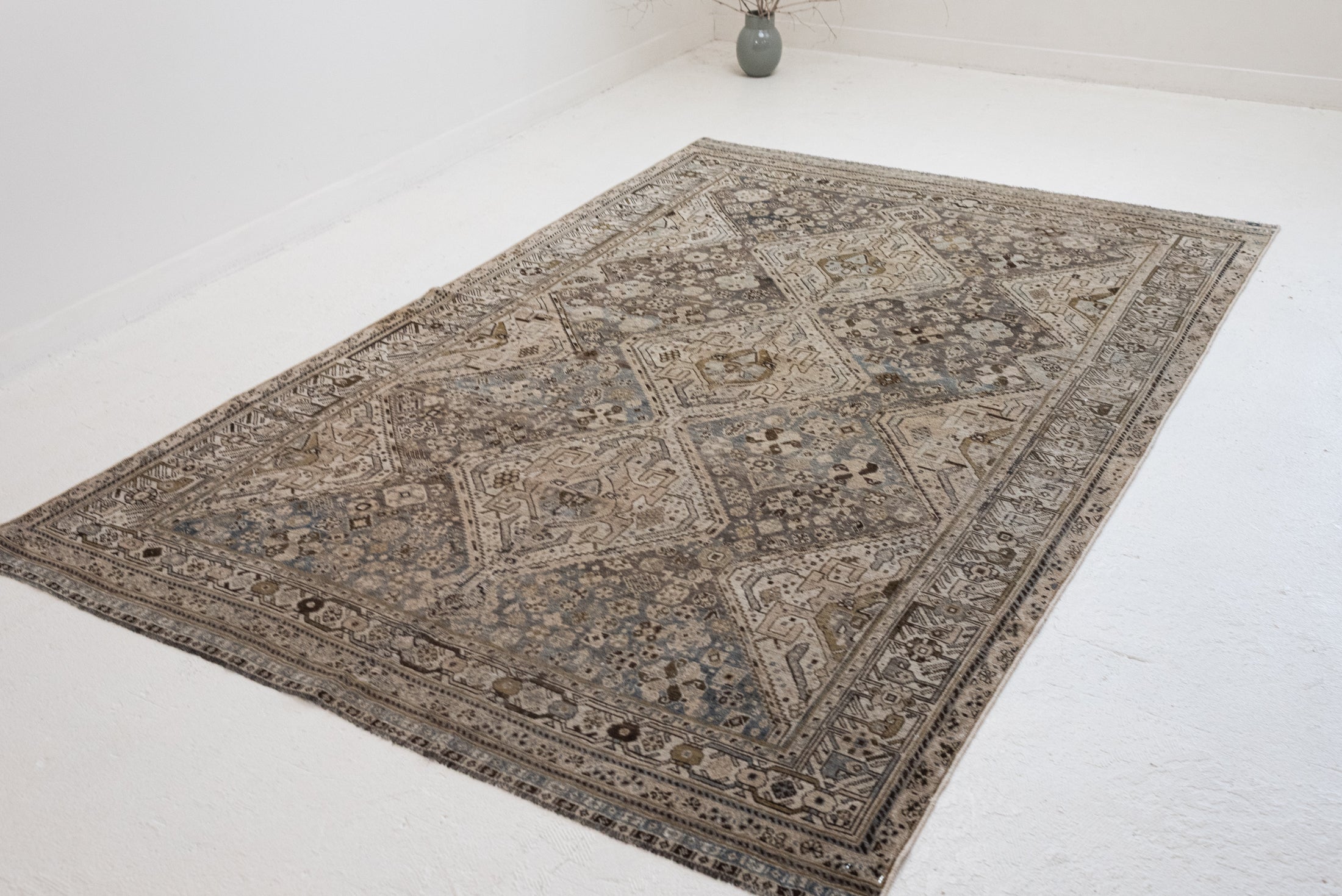 5'5 x 8'4 | CE-B-3356