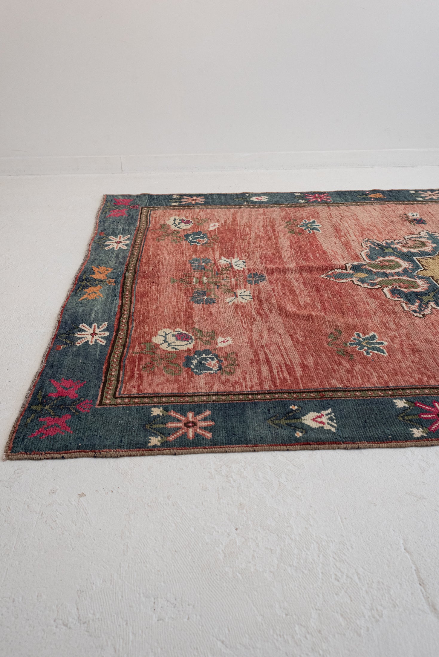 6'5 X 8'10 | Large Colorful Vintage Oushak | C-3726