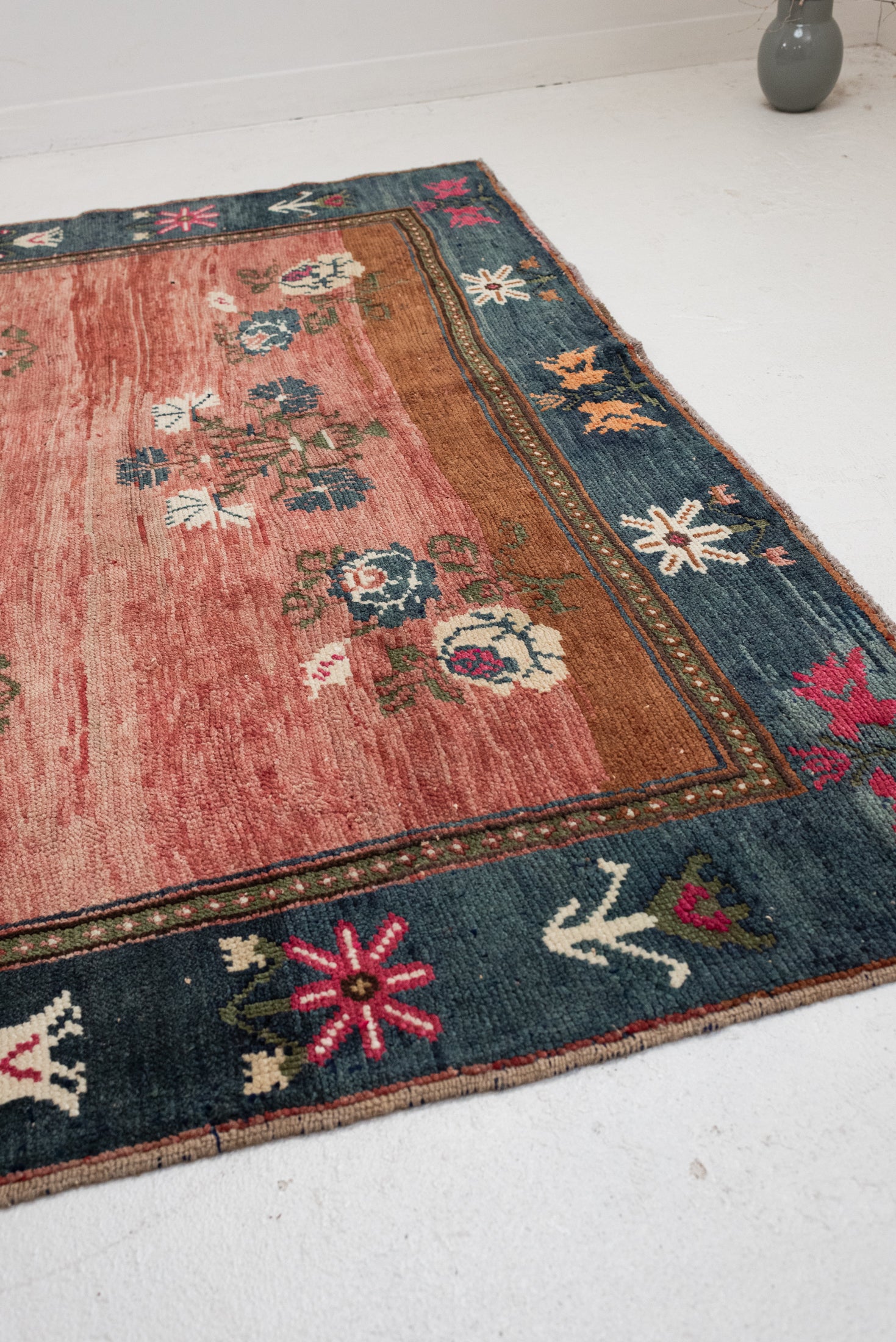 6'5 X 8'10 | Large Colorful Vintage Oushak | C-3726