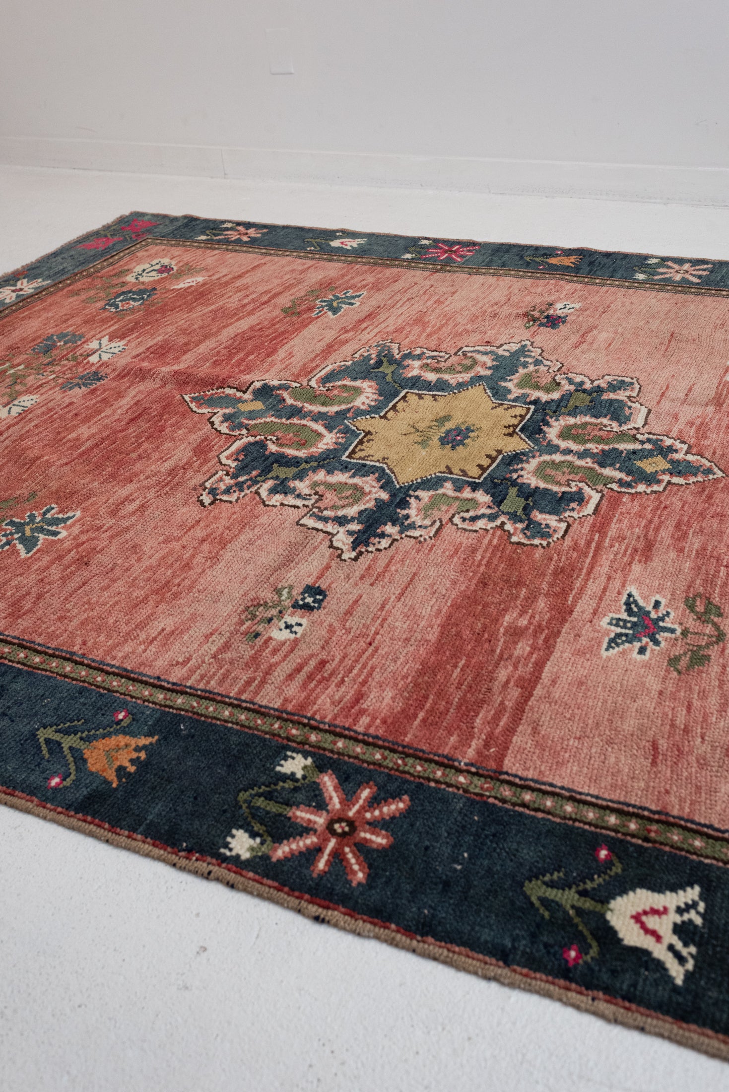 6'5 X 8'10 | Large Colorful Vintage Oushak | C-3726