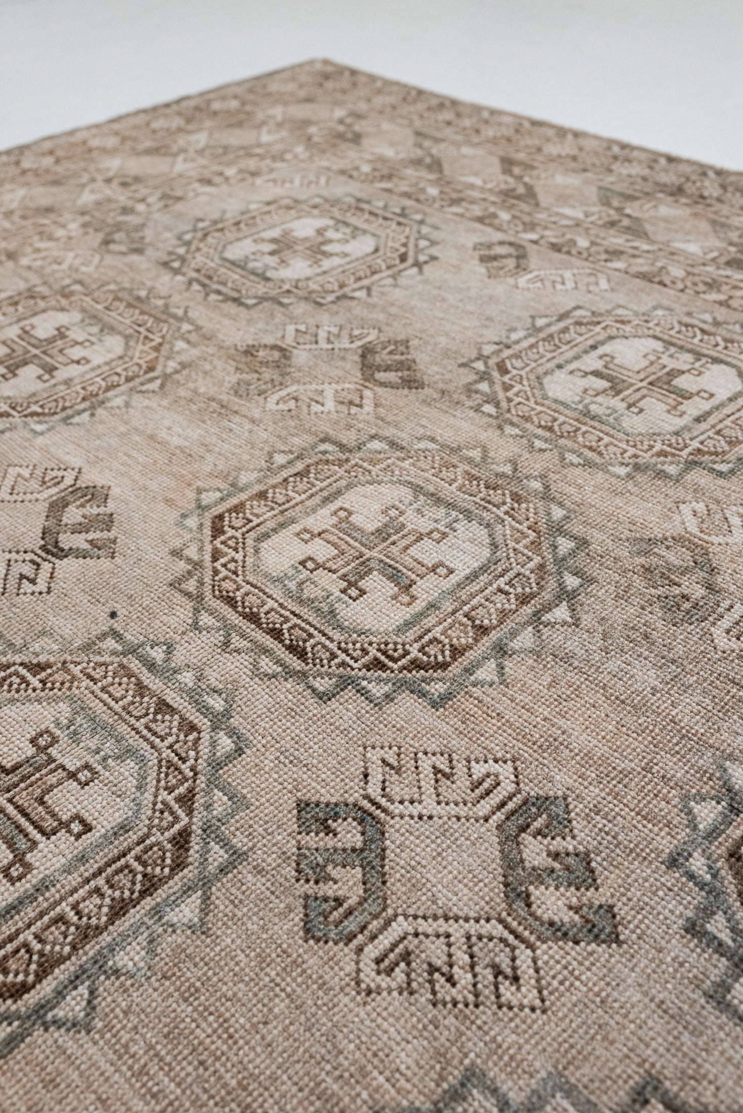 5'10 x 8'3 | CE-L-3357