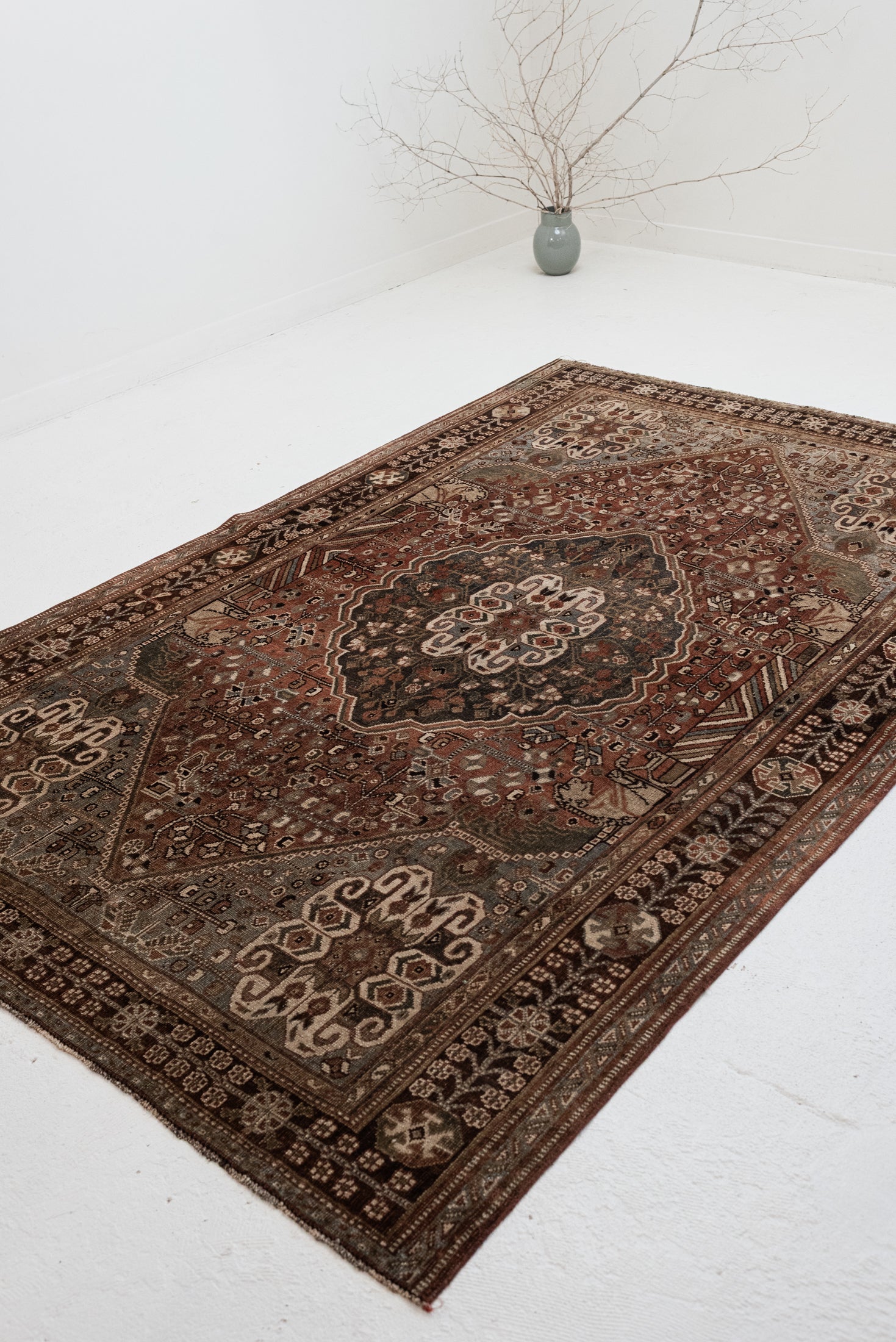 5'4 x 8'0 | Large 1940s Shiraz Rug | CE-B-3368