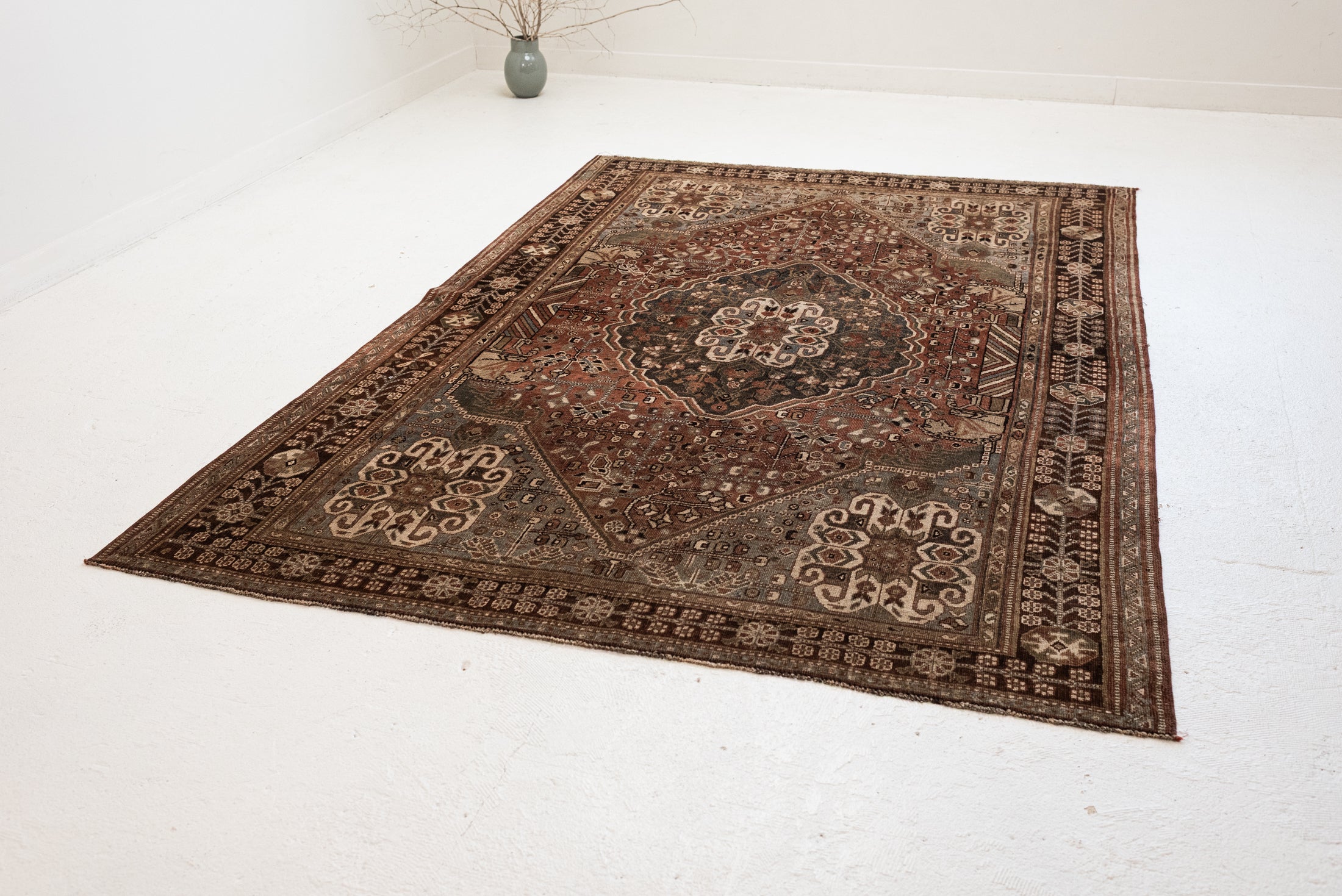 5'4 x 8'0 | Large 1940s Shiraz Rug | CE-B-3368
